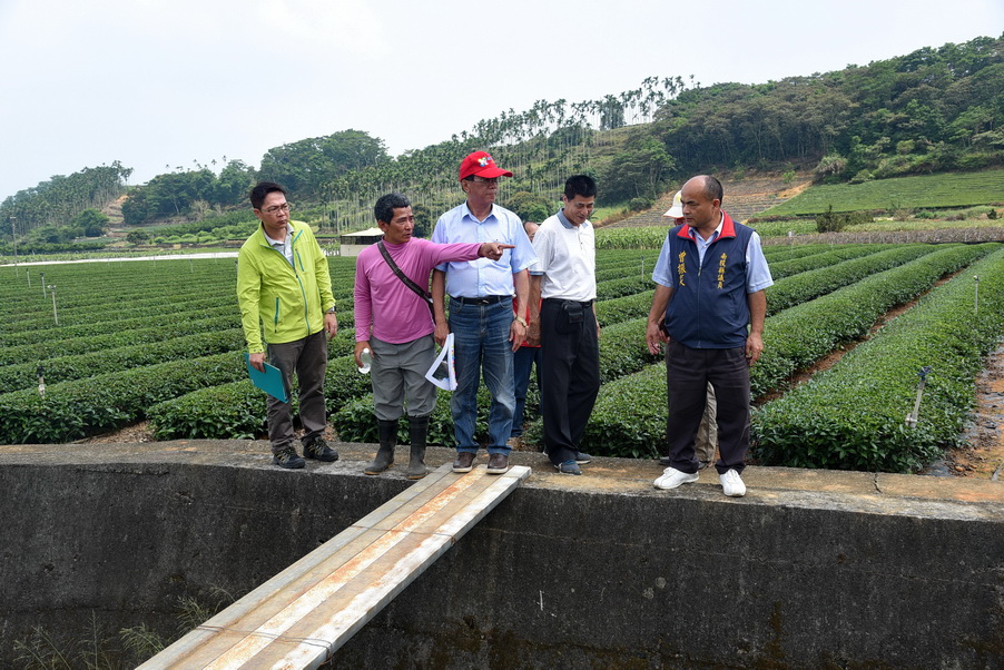 相關圖片2-林明溱會勘名間鄉竹圍等5村多處巷道、農路指示速改善