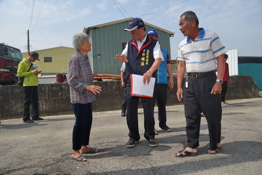 相關圖片1-南投市多處老舊巷道影響居民安全 林縣長會勘改善
