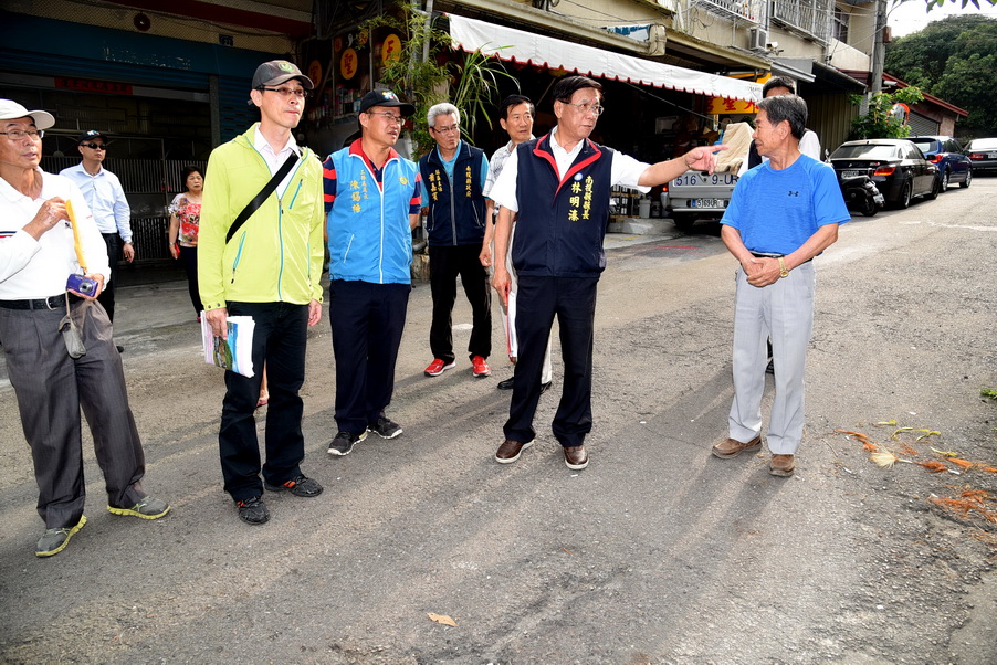 相關圖片2-南投市多處老舊巷道影響居民安全 林縣長會勘改善