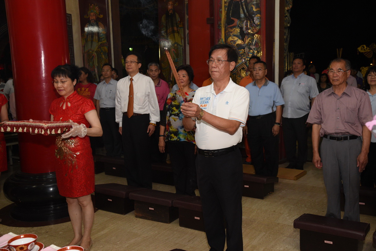 相關圖片2-天上聖母聖誕  林縣長於慈善宮祈求國泰民安