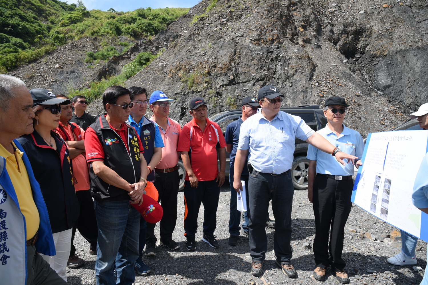 相關圖片1-縣府修復力行道路　創意工法展成果