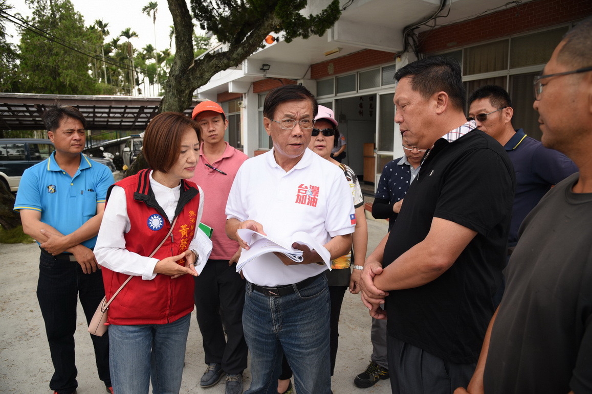 相關圖片1-林縣長會勘魚池鄉  將投入約900萬元修繕道路、野溪等