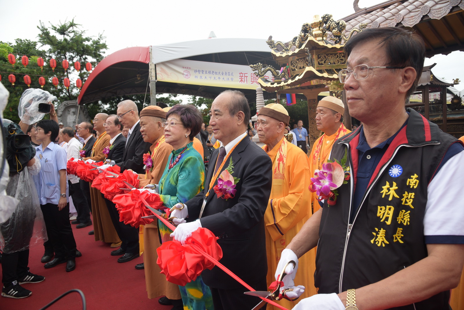 圖片-易經大學王禪老祖金身落成，兩位前任副總統剪綵
