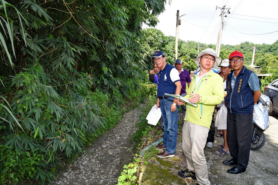 相關圖片1-投52線改善工程會勘 林縣長加碼瑞龍瀑布步道及觀瀑平台