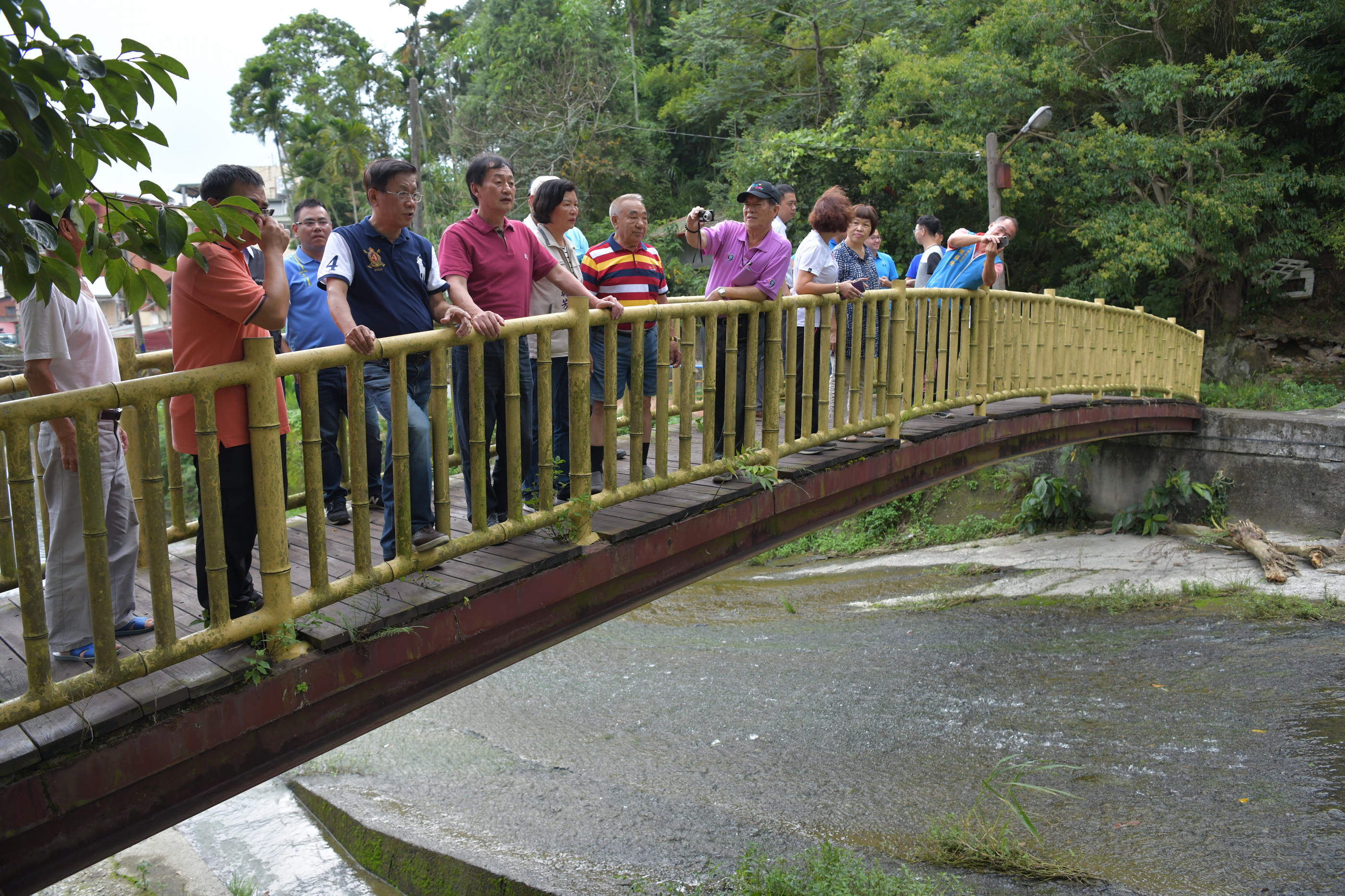 相關圖片1-林縣長會勘竹、鹿道路改善及野溪整治工程