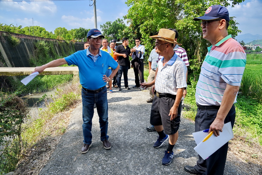 相關圖片1-南投、名間多處道路、野溪護岸待改善 林縣長指示速改善