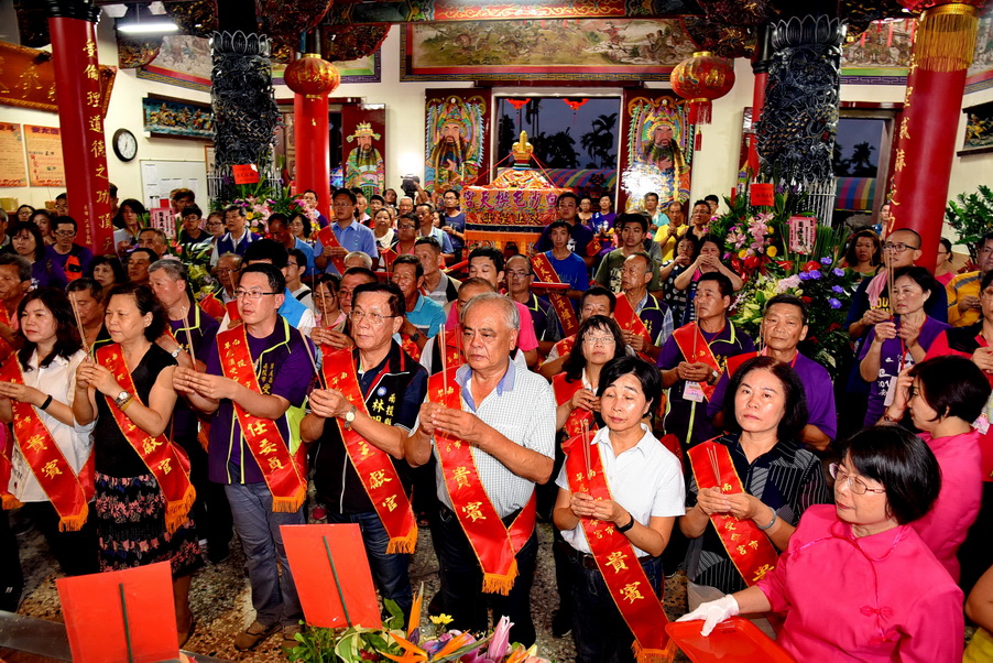 相關圖片1-白沙屯媽祖南投贊境祈福 林縣長祈求風調雨順民眾平安