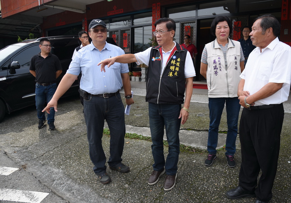 相關圖片1-林縣長關心竹山、鹿谷道路及排水溝  將投入經費修繕