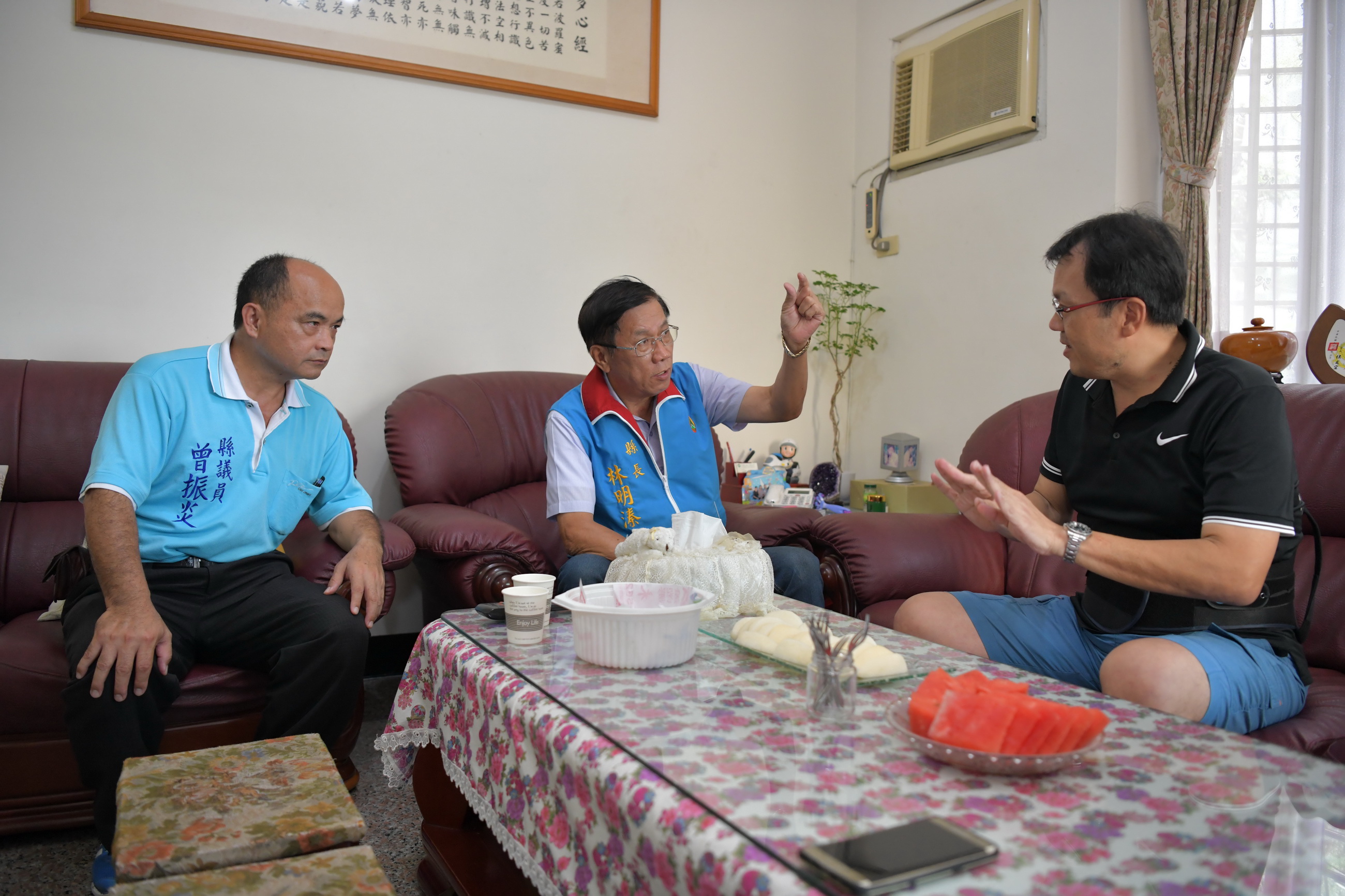 相關圖片2-偵查隊員警因公受傷　林縣長到府關懷慰問