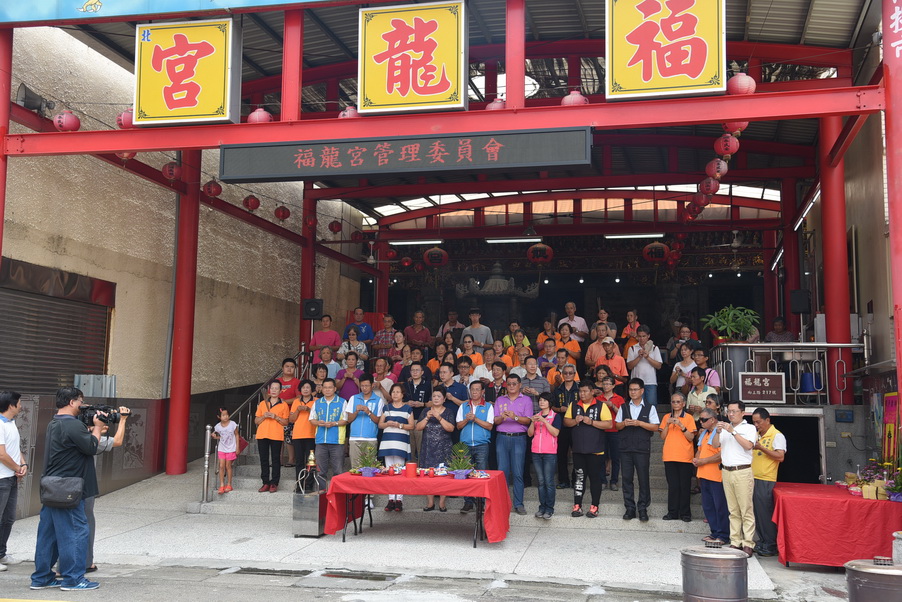 相關圖片1-林縣長出席投市福龍宮普渡開香祈福活動