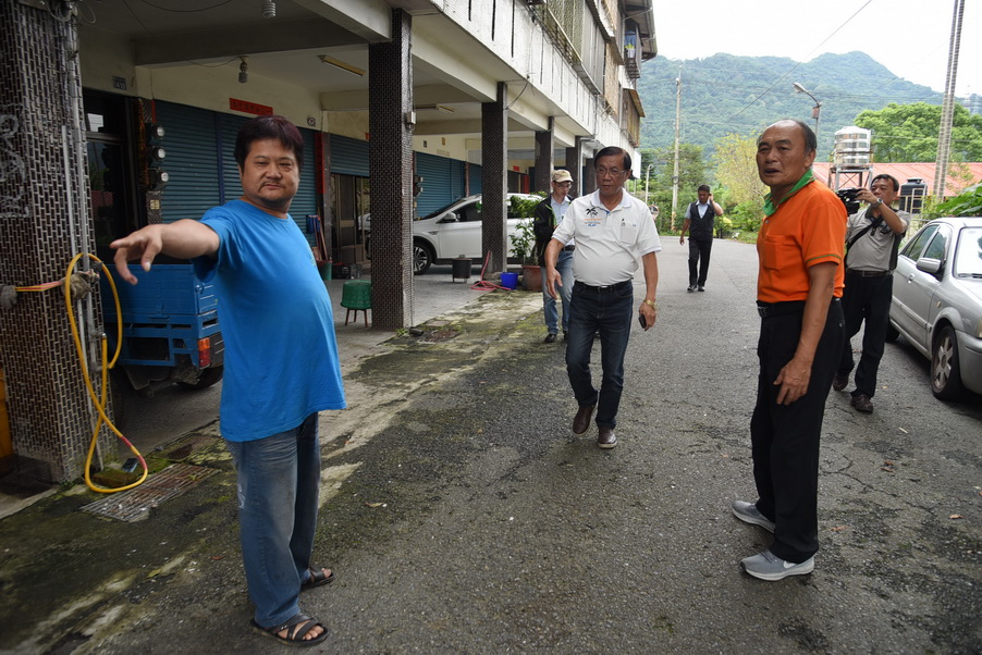 相關圖片1-國姓道路老舊待改善 林縣長會勘指示儘速發包