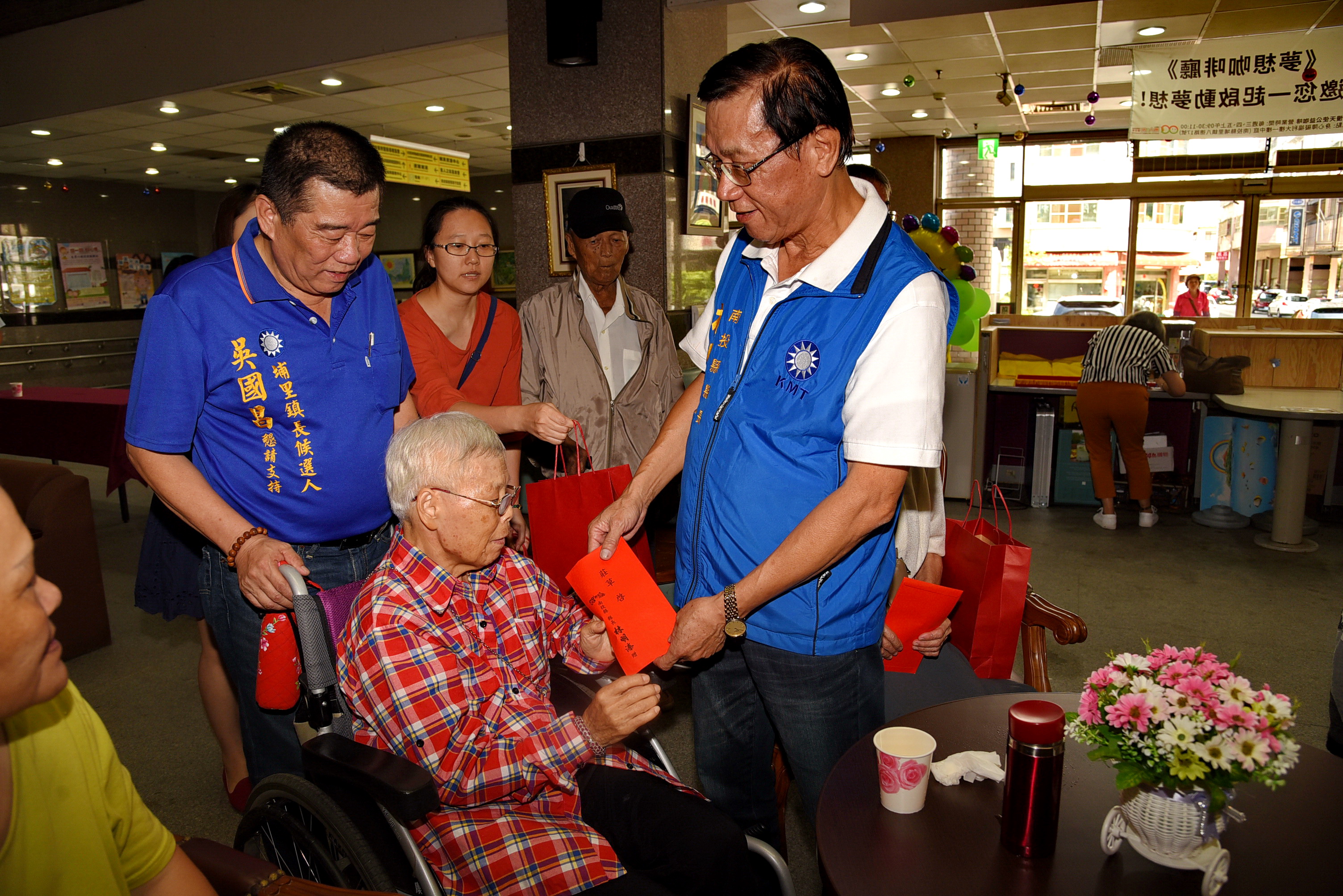 相關圖片1-有假牙真好什麼都能吃老人樂透 林縣長盼納入長照2.0補助