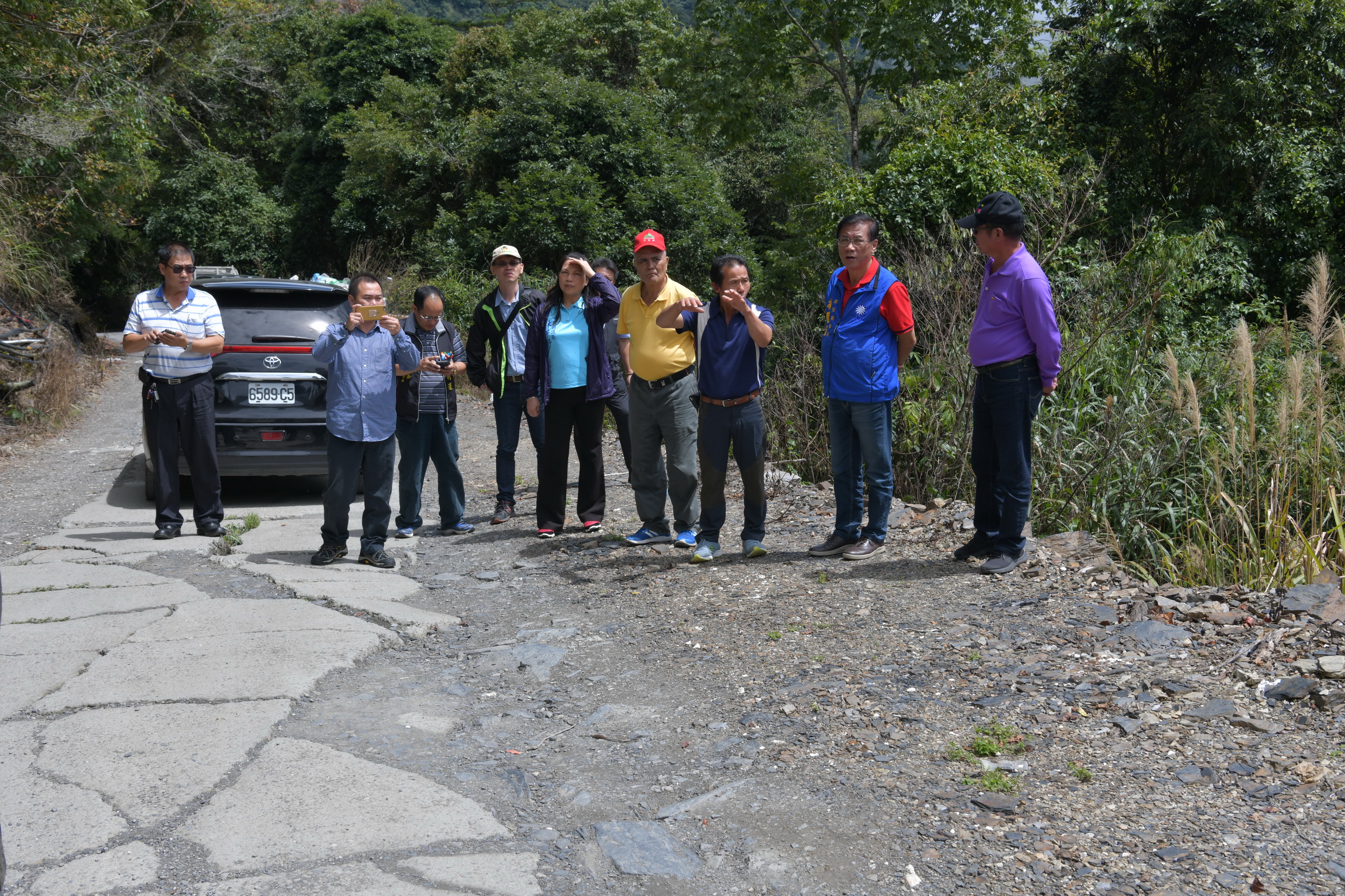 圖片-林縣長深入仁愛鄉會勘　改善山區道路及排水
