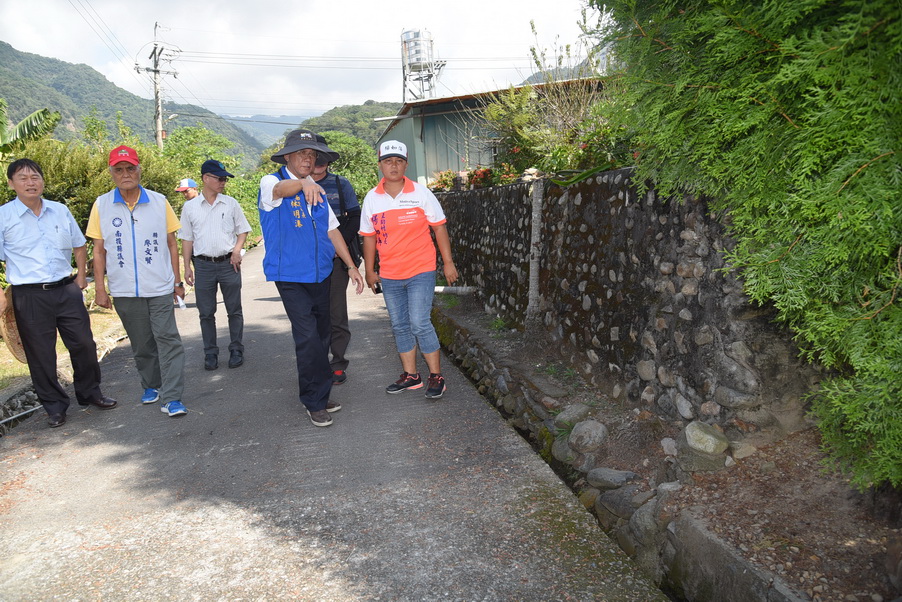 相關圖片1-仁愛鄉清流重劃區農水路老舊毀損 林縣長允改善