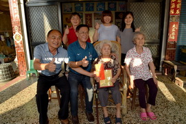 相關圖片4-重陽節前夕 林縣長探訪國姓鄉6位百歲人瑞