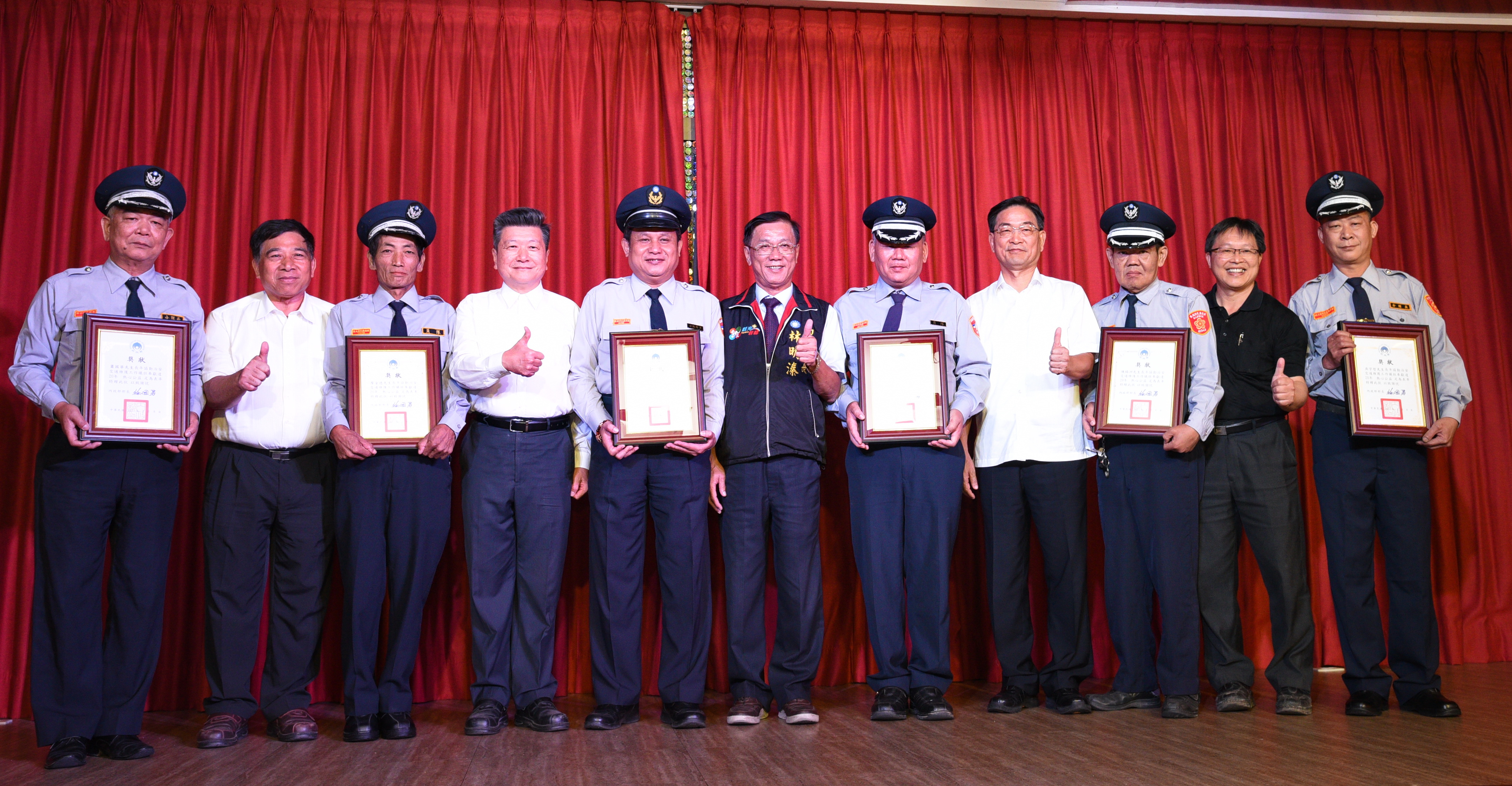 圖片-資深民防人員表揚   林明溱感謝民防人員付出