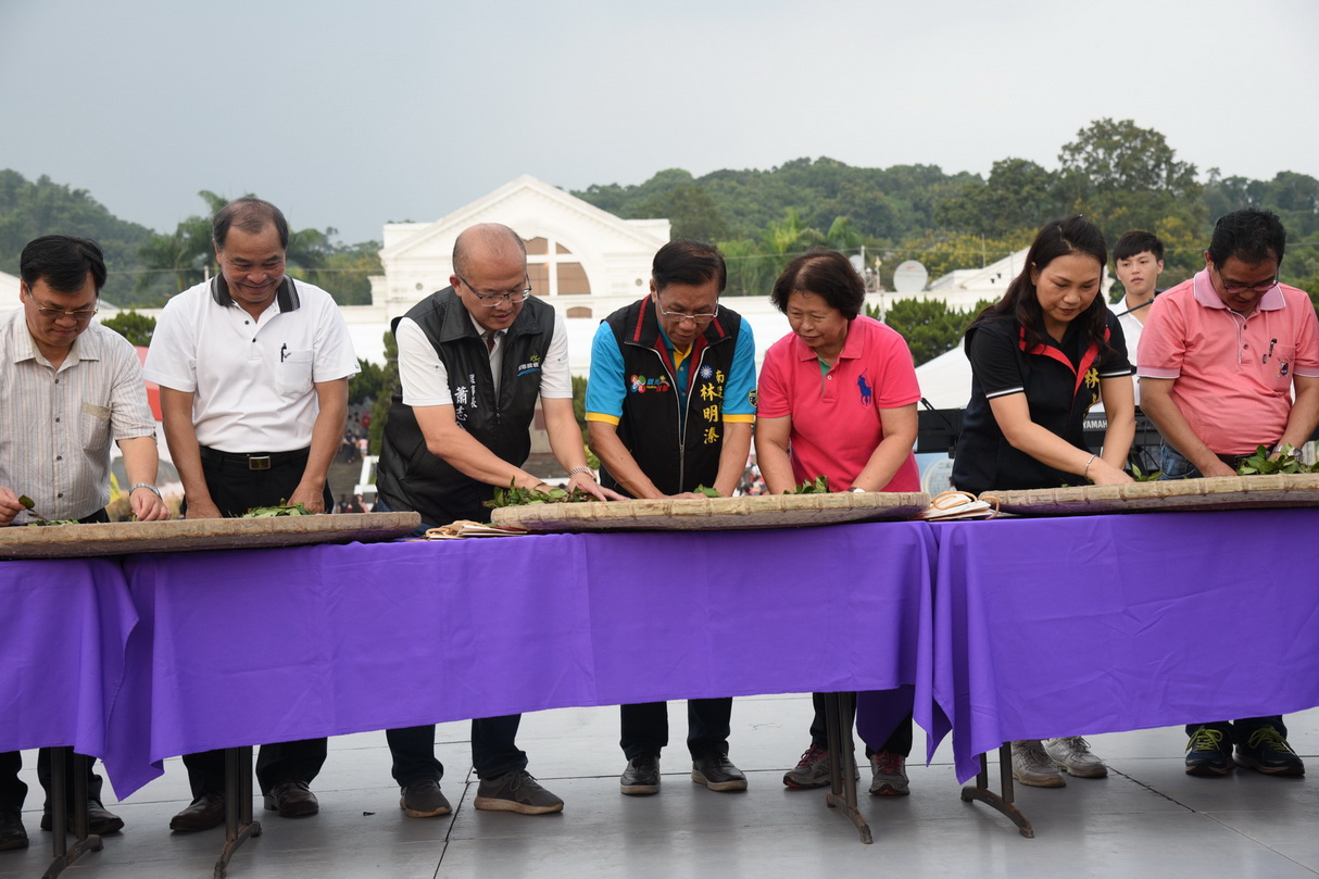 相關圖片1-南投茶博會千人揉茶　國慶日登場
