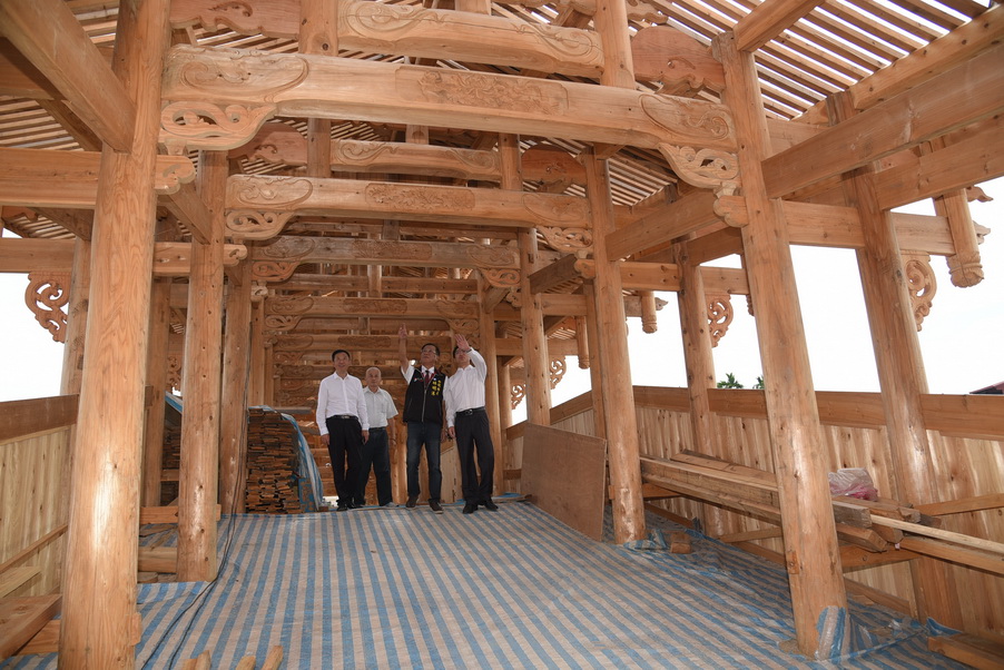 相關圖片1-武昌宮廊橋上樑 林明溱盼再創觀光新風潮