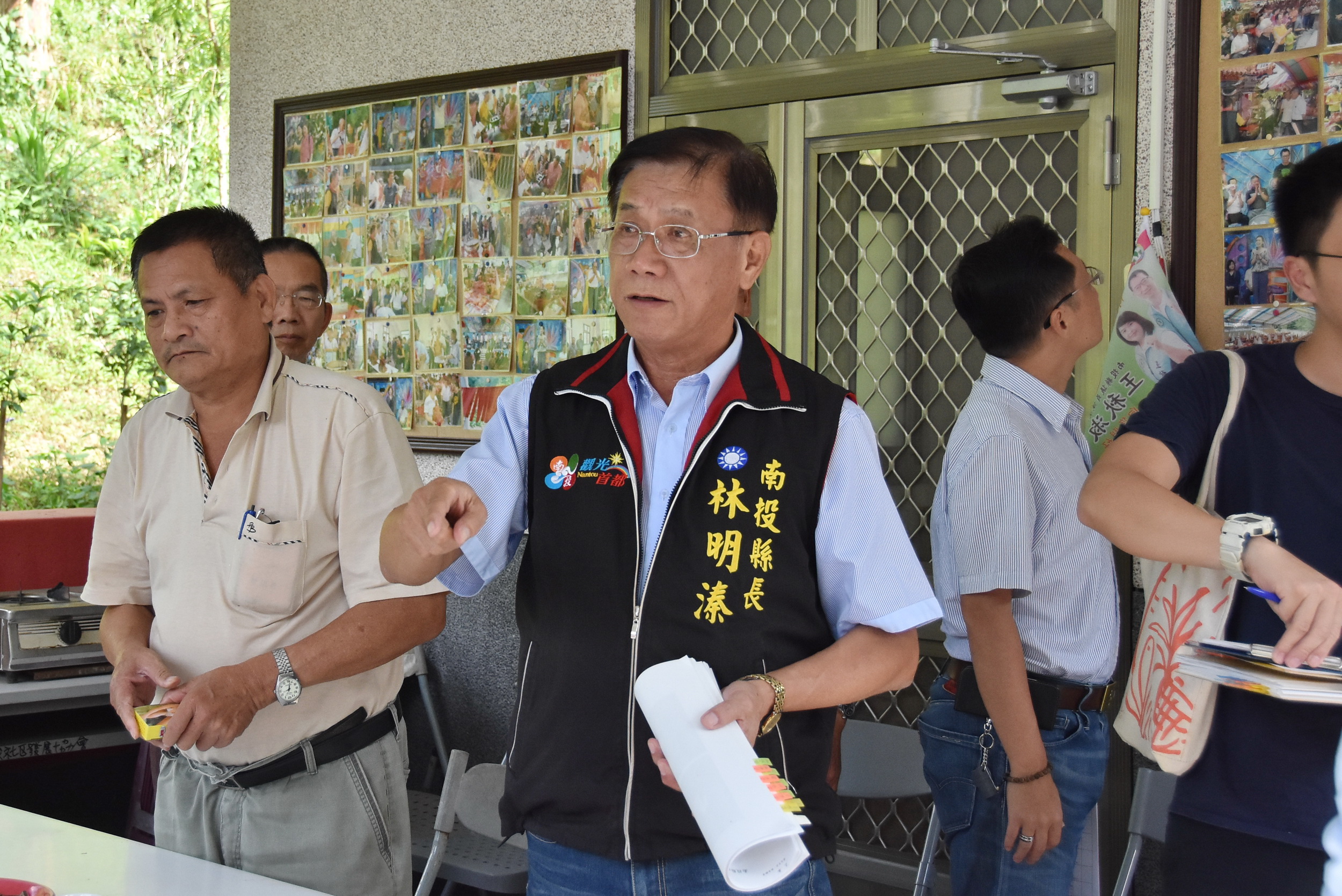 圖片-林縣長會勘魚池五城村、新城村及舊鹿篙自來水工程