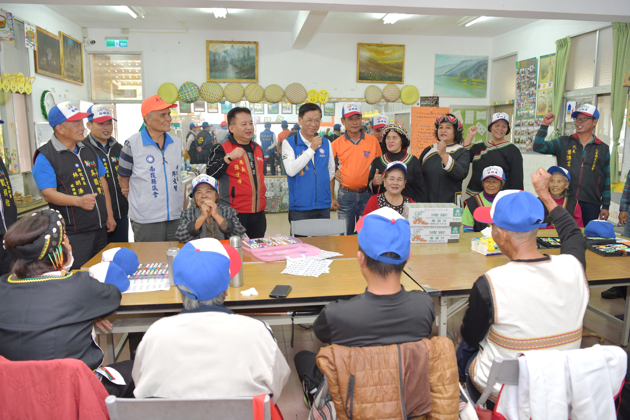 相關圖片1-林縣長關心仁愛鄉文健站長輩　承諾改善硬體設施