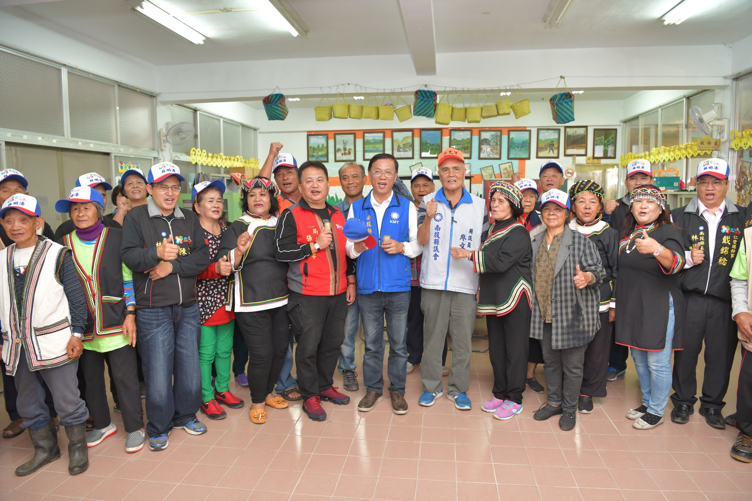 相關圖片2-林縣長關心仁愛鄉文健站長輩　承諾改善硬體設施