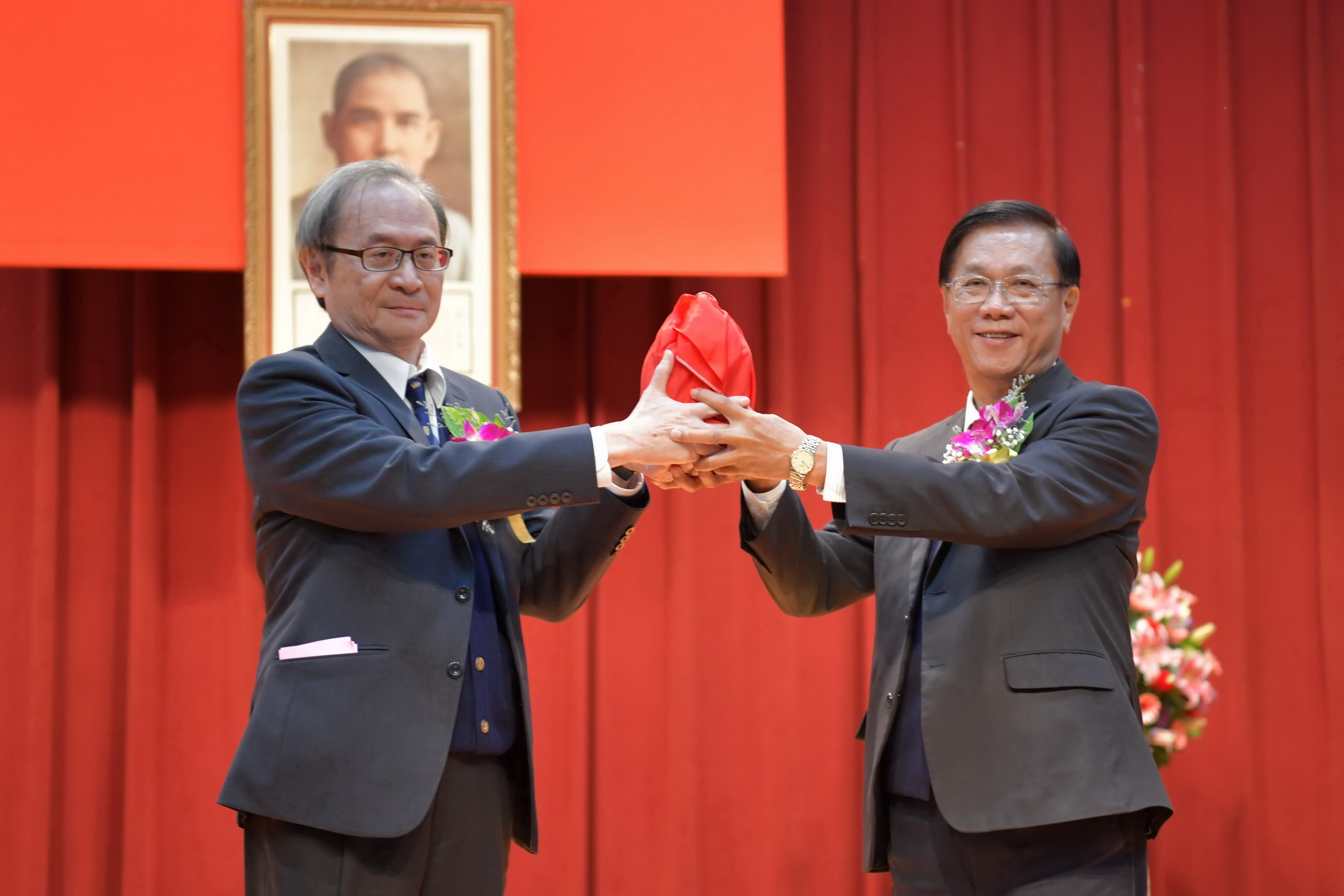 相關圖片1-林明溱連任就職       承諾拚經濟、拚福利、拚永續