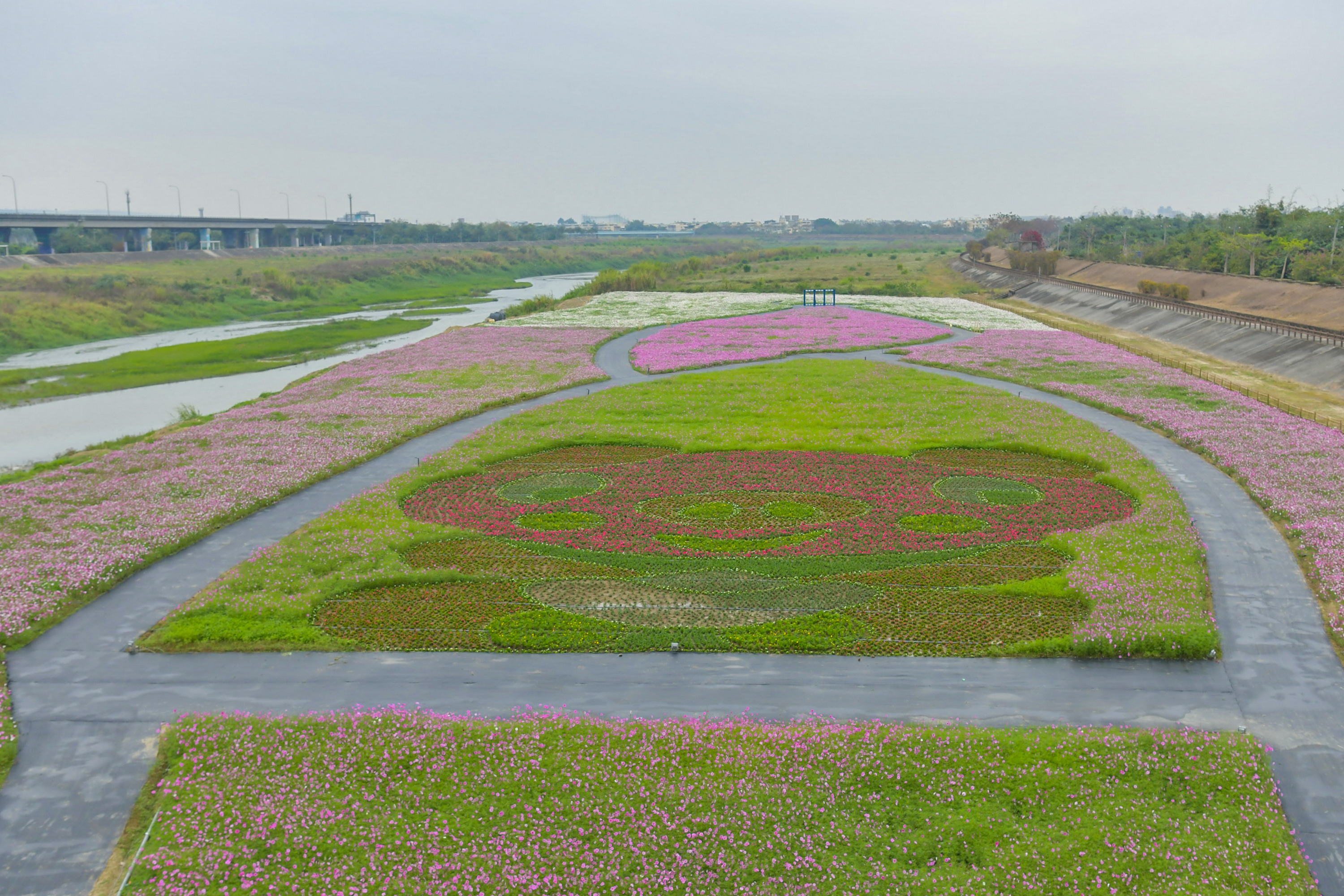 相關圖片1-南投燈會即將開展　花燈火龍水舞緊密籌備中