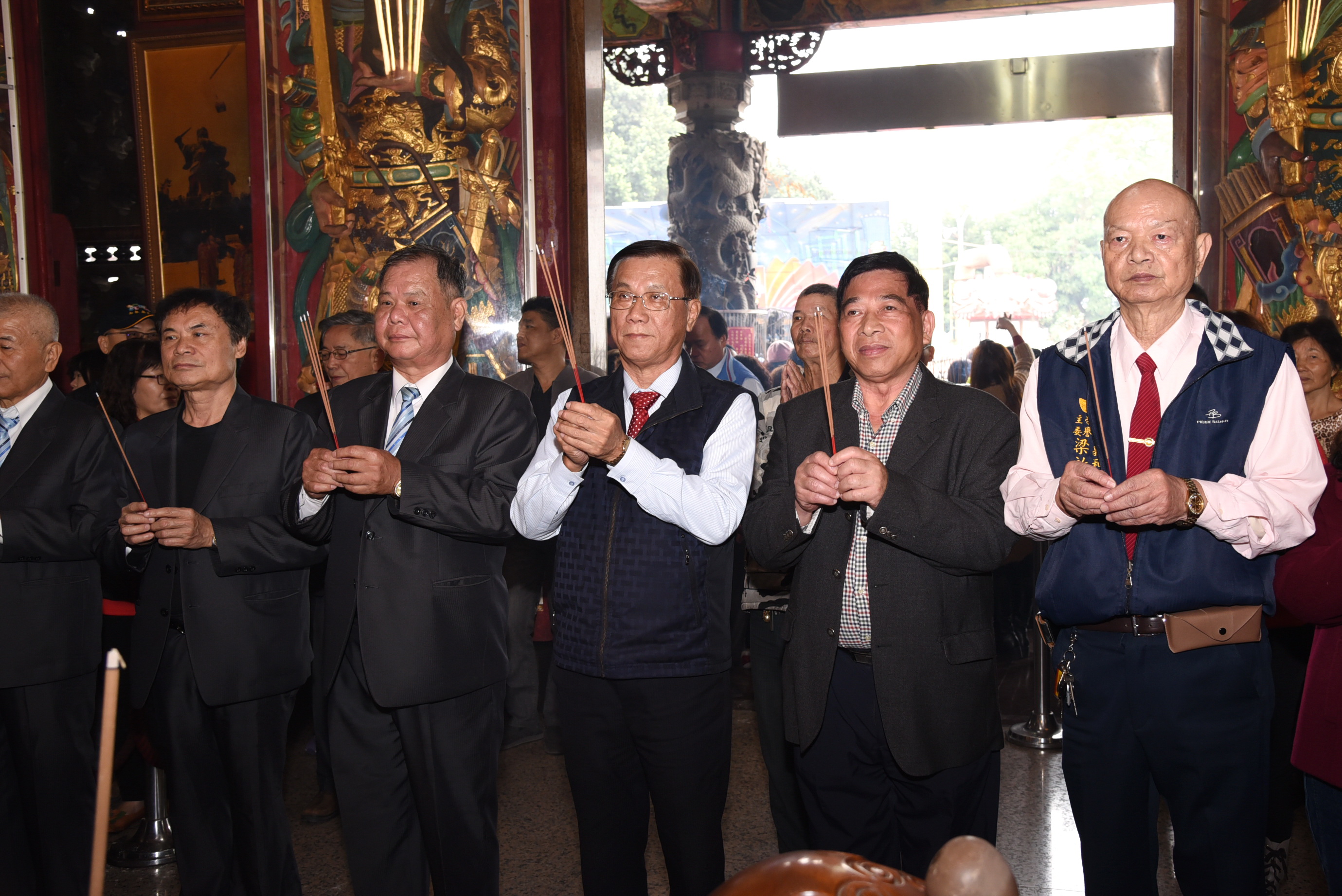 相關圖片1-林縣長敦和宮發錢母 祈求經濟發達順遂