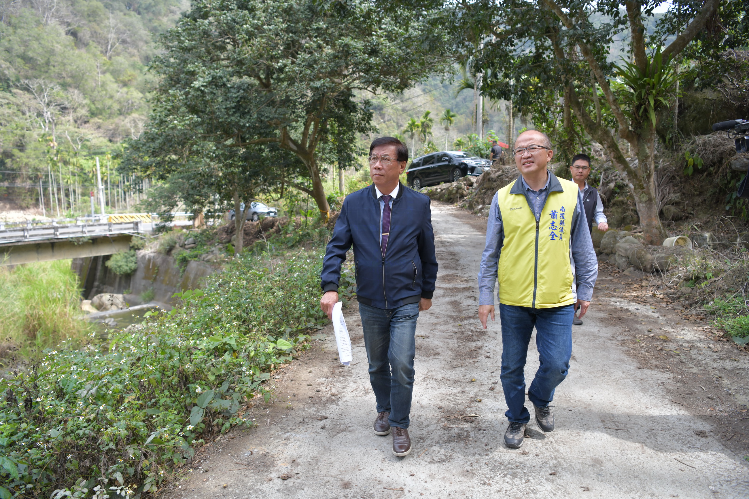 相關圖片2-林縣長水里鄉會勘　同意改善多處農路、排水溝