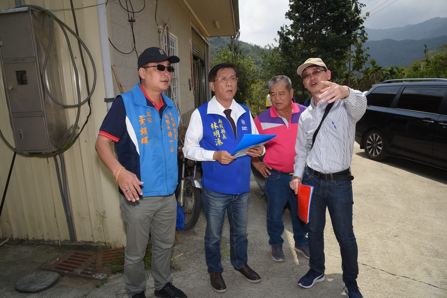 相關圖片2-林縣長會勘國姓鄉多條危險農路 指示儘速發包改善