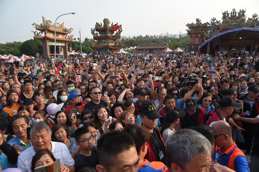 相關圖片4-投市三玄宮慶玄天上帝聖誕 林明溱、韓國瑜同台開香祈福