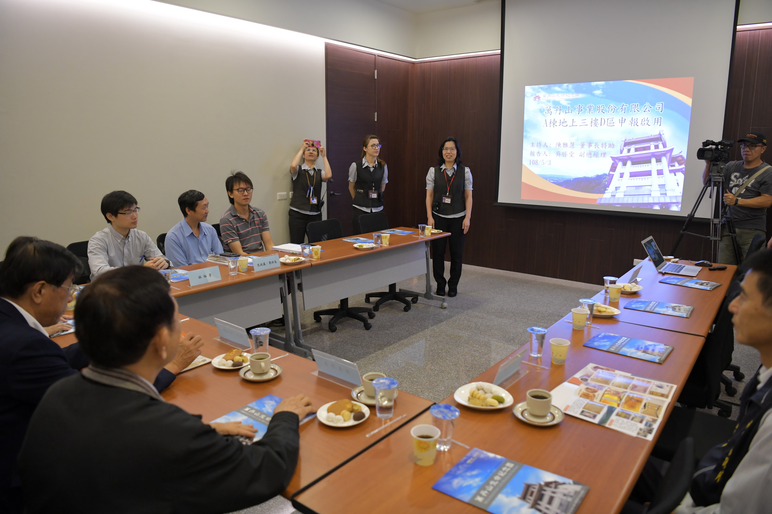 相關圖片1-林縣長會勘萬丹山生命紀念園　同意增加啟用樓層區域