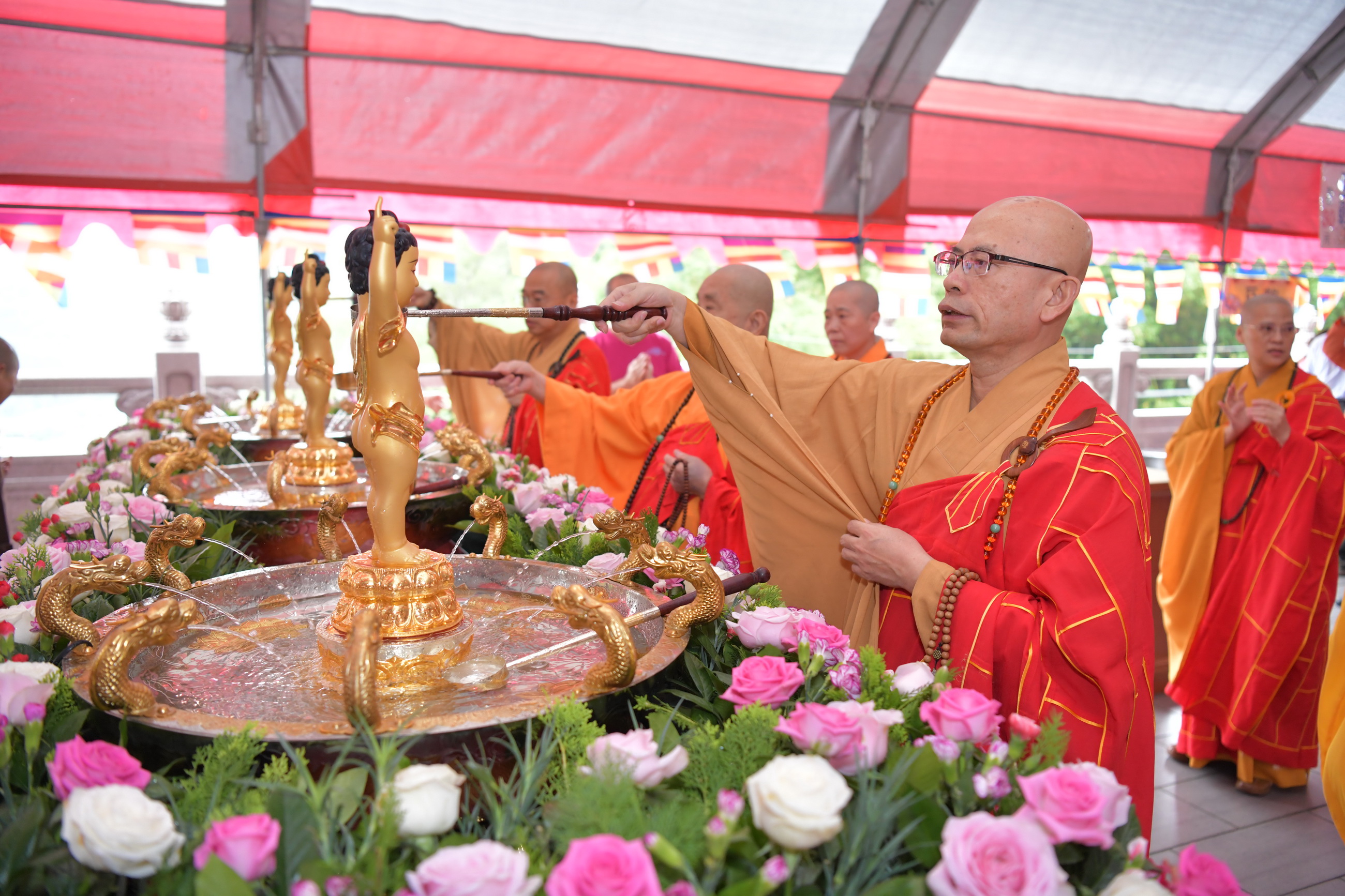 相關圖片1-妙泉寺浴佛大典 林縣長肯定教育奉獻