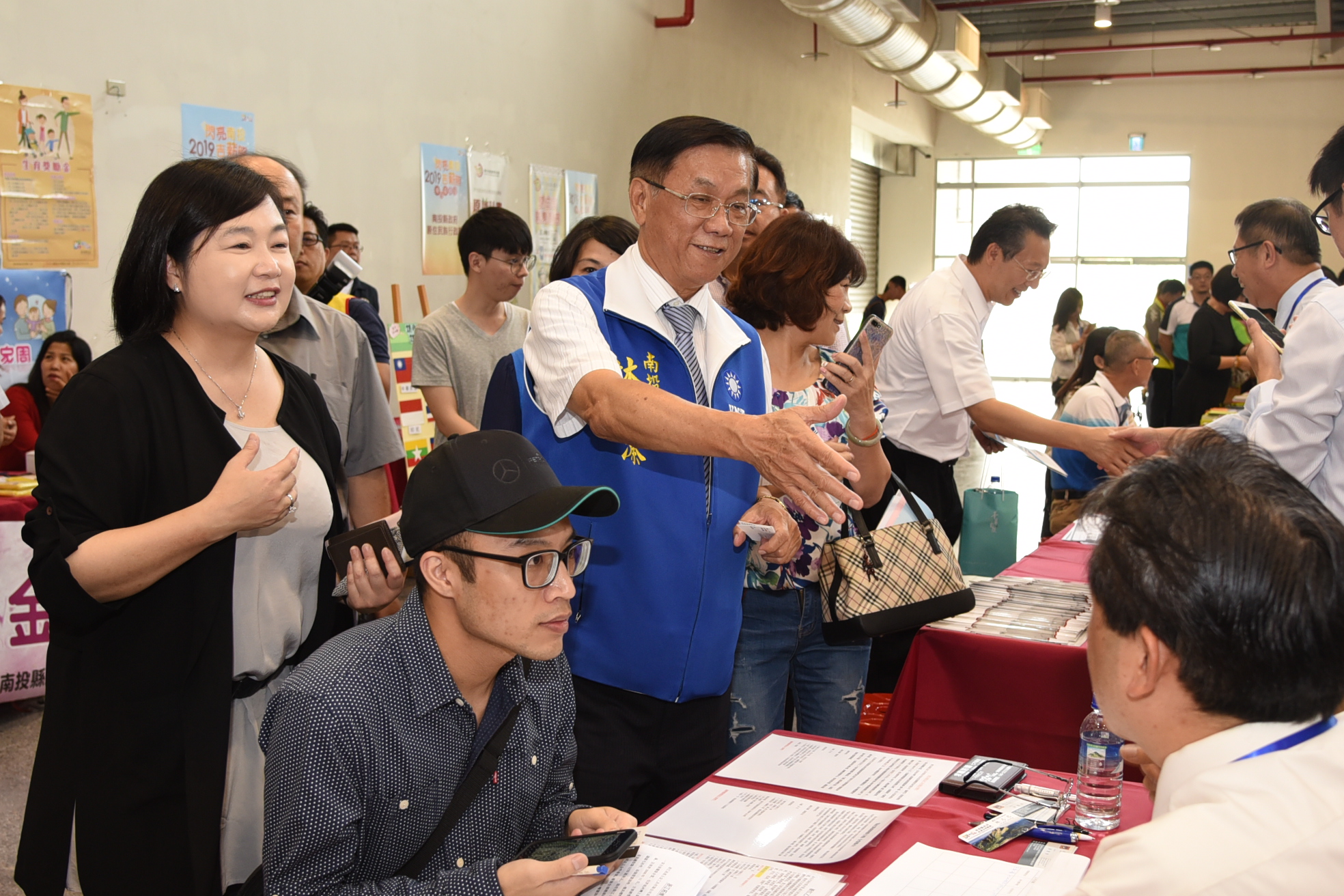 相關圖片1-南投就業博覽會   在地廠商、大陸台商搶人才
