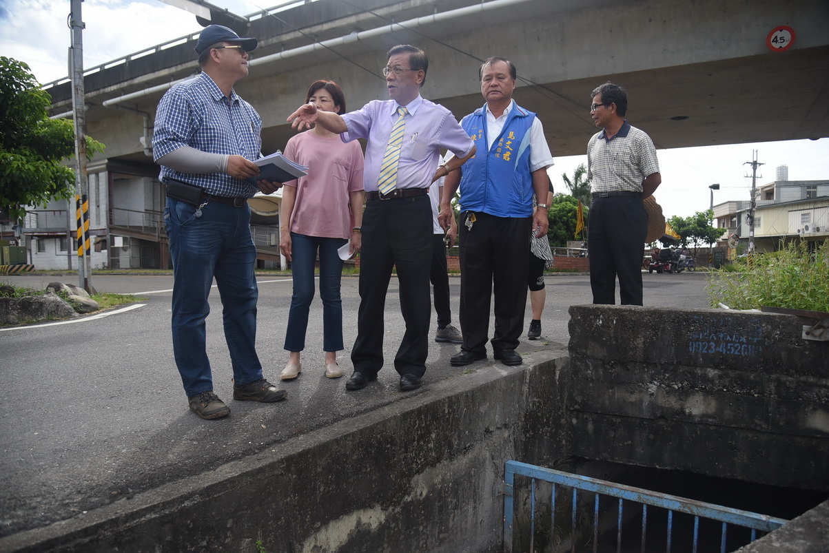 圖片-草屯稻香路水溝未加蓋危險 林縣長指示改善