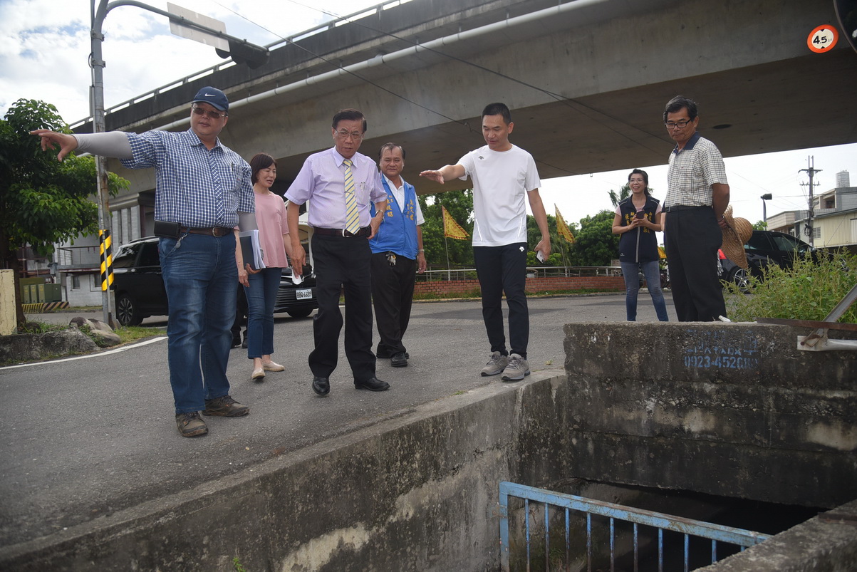 相關圖片1-草屯稻香路水溝未加蓋危險 林縣長指示改善