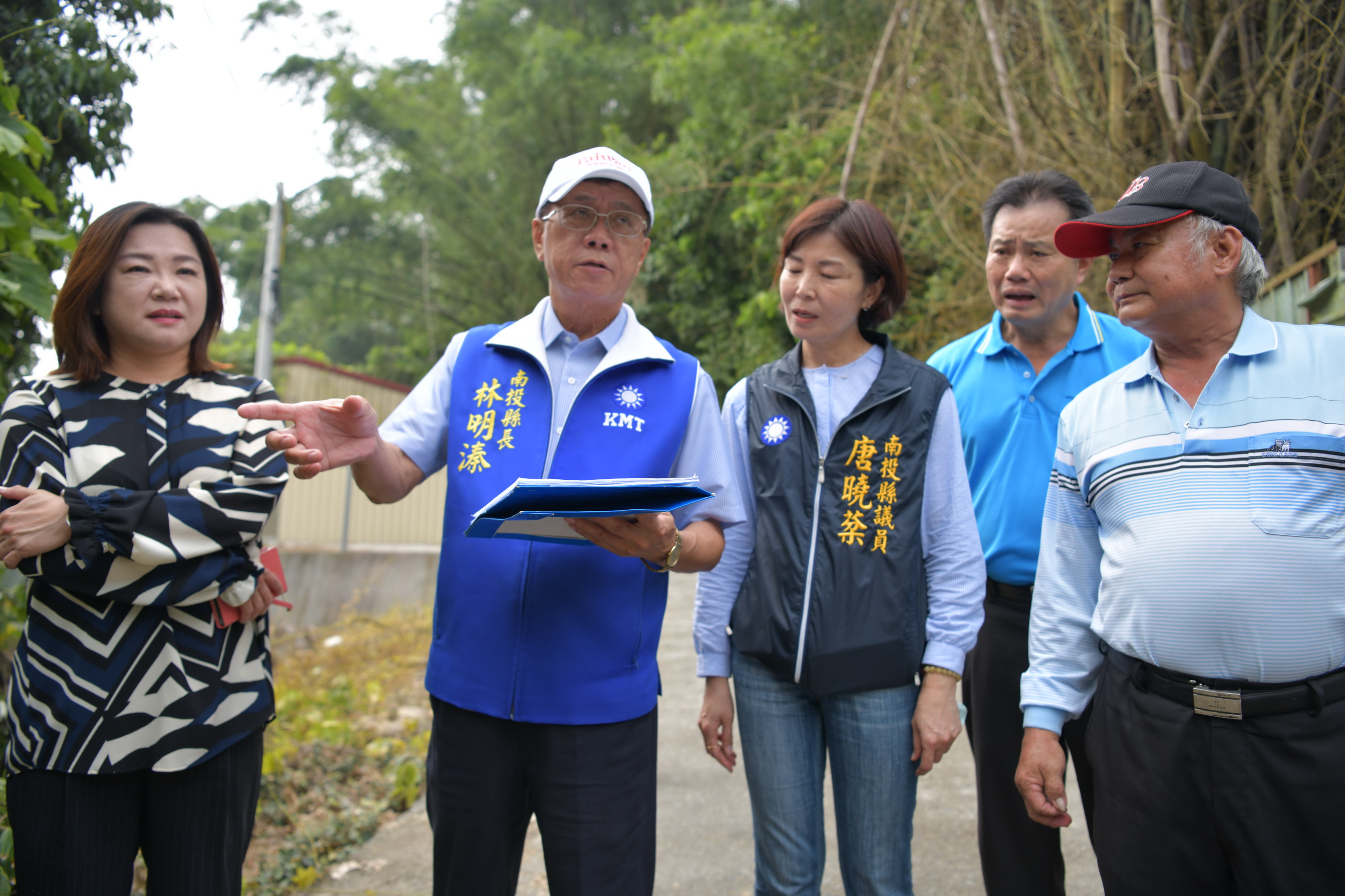 圖片-林縣長草屯會勘　改善排水溝淹水情形