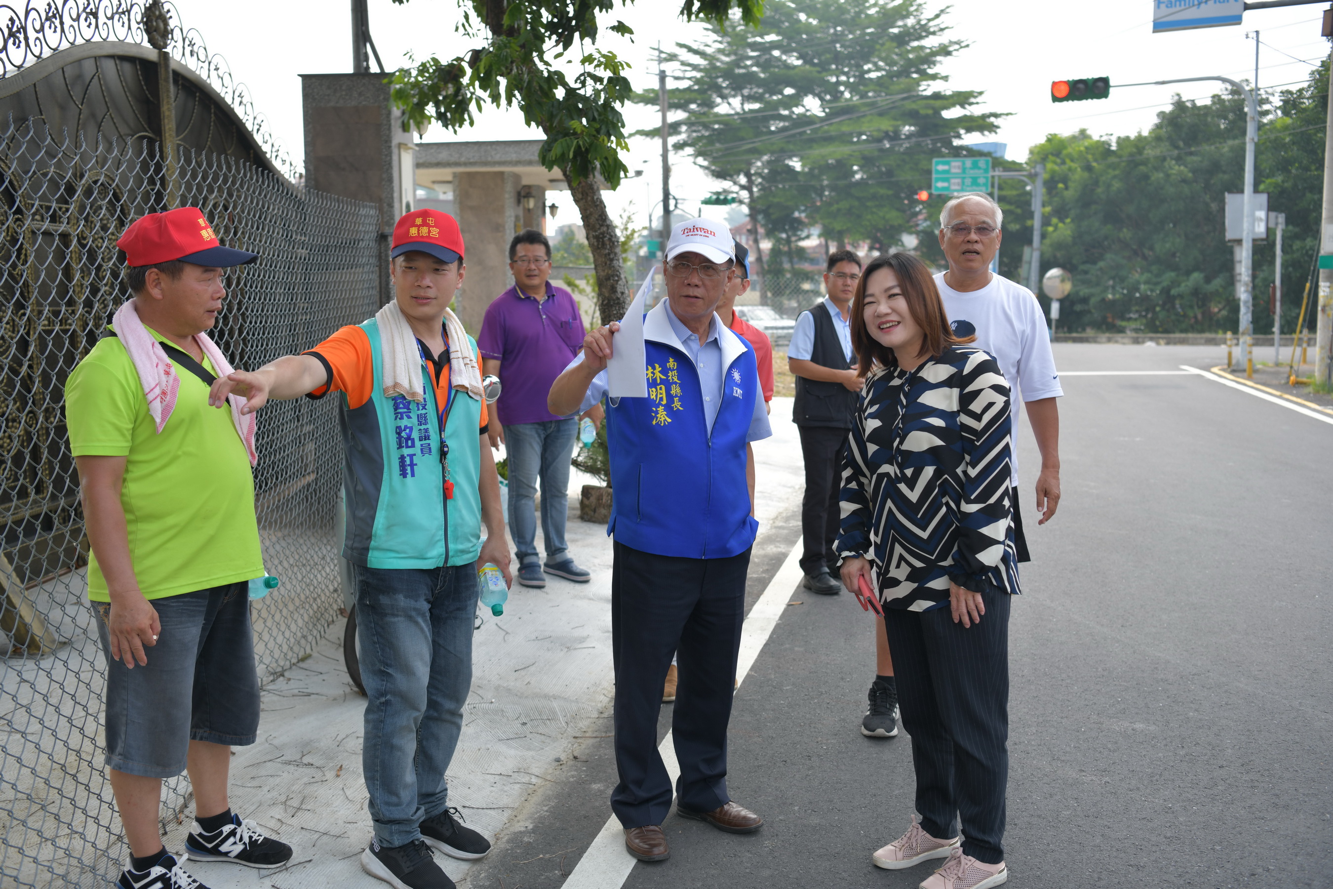相關圖片1-林縣長草屯會勘　改善排水溝淹水情形