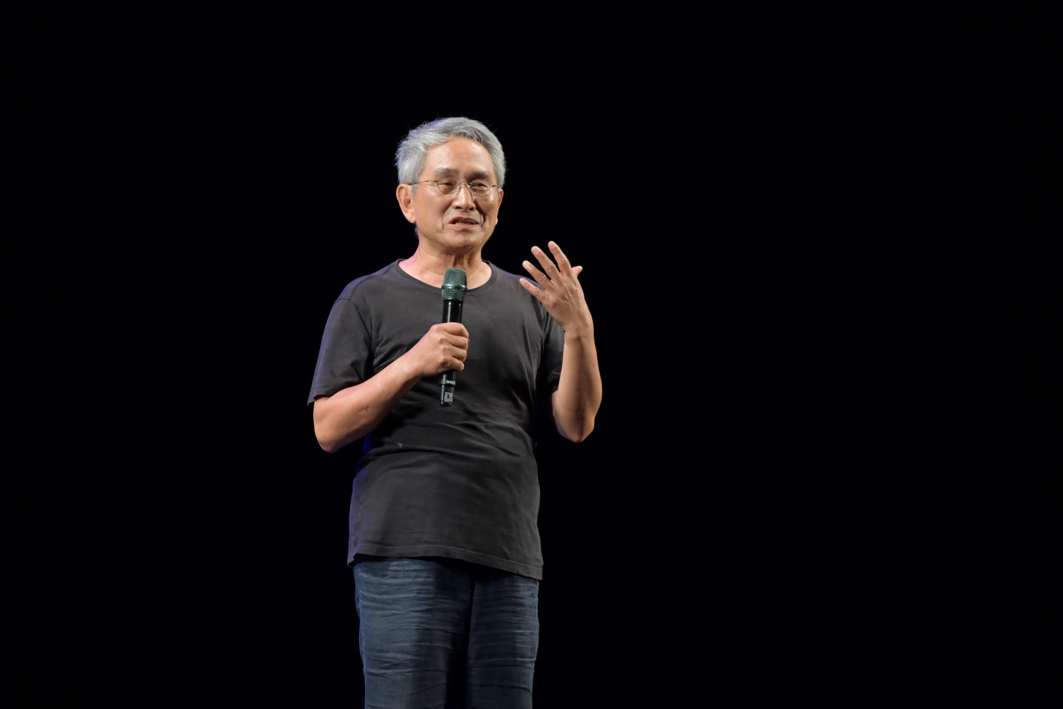 相關圖片1-雲門舞集體育場盛大演出　萬人齊聚欣賞