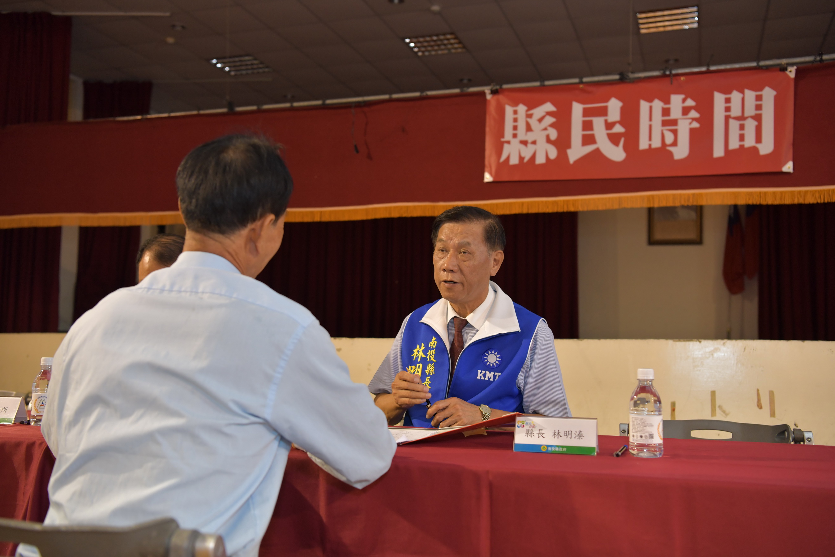 相關圖片1-民行巡迴公車獲民眾肯定　縣民時間到場感謝父母官