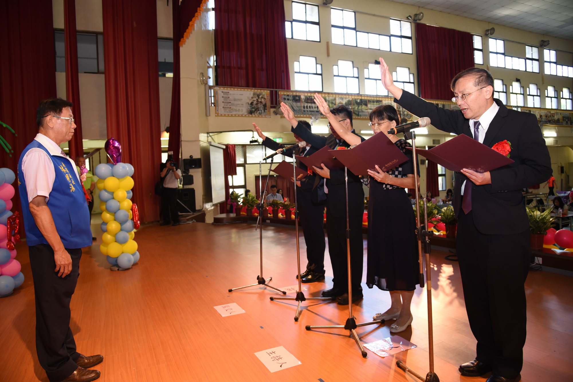 圖片-中小學校長佈達交接 林縣長期勉留住學生