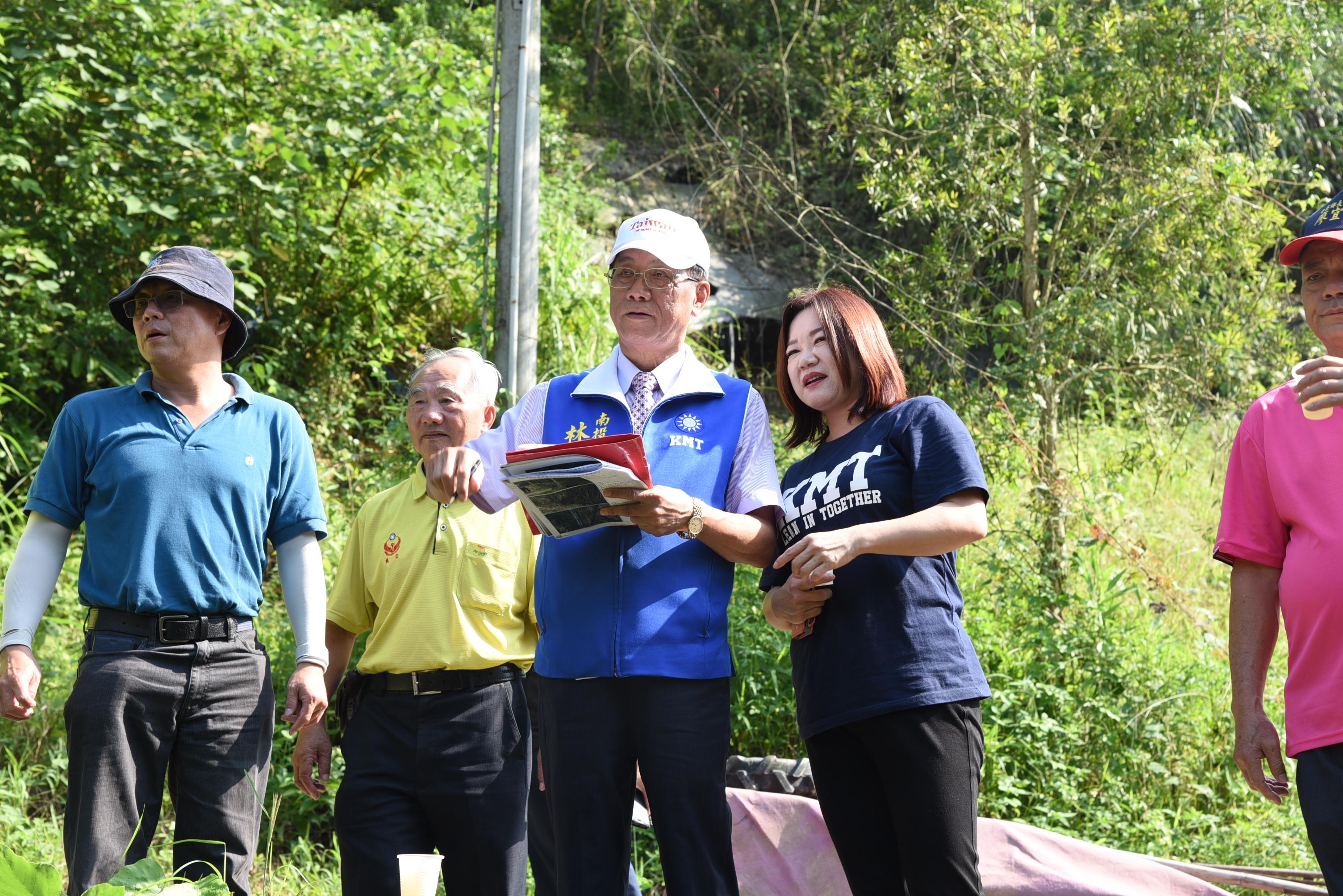 圖片-立委、縣府、公所聯手會勘    中寮獲五百萬元建設