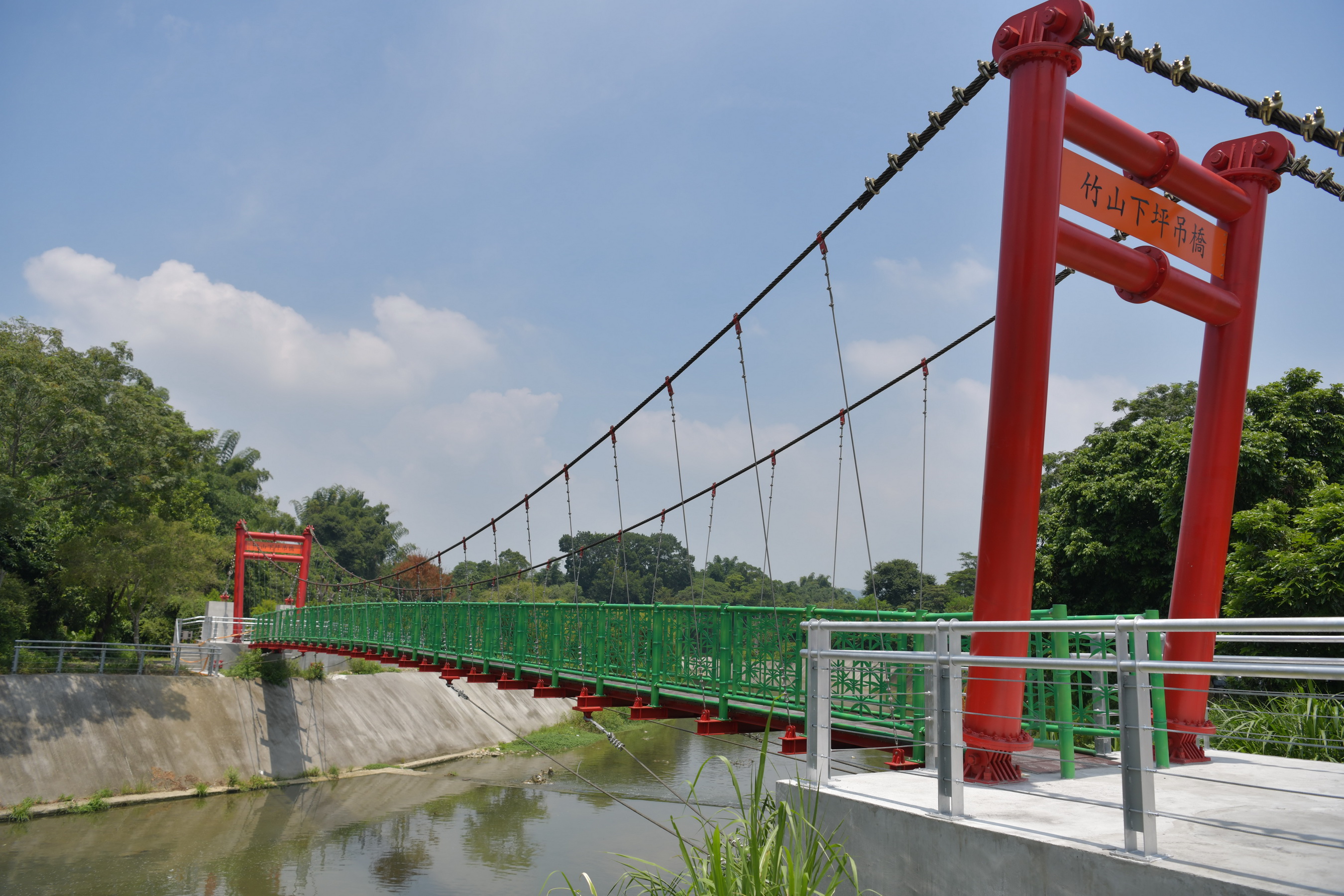 相關圖片3-竹山下坪吊橋重建後煥然一新　周邊護岸也將加強