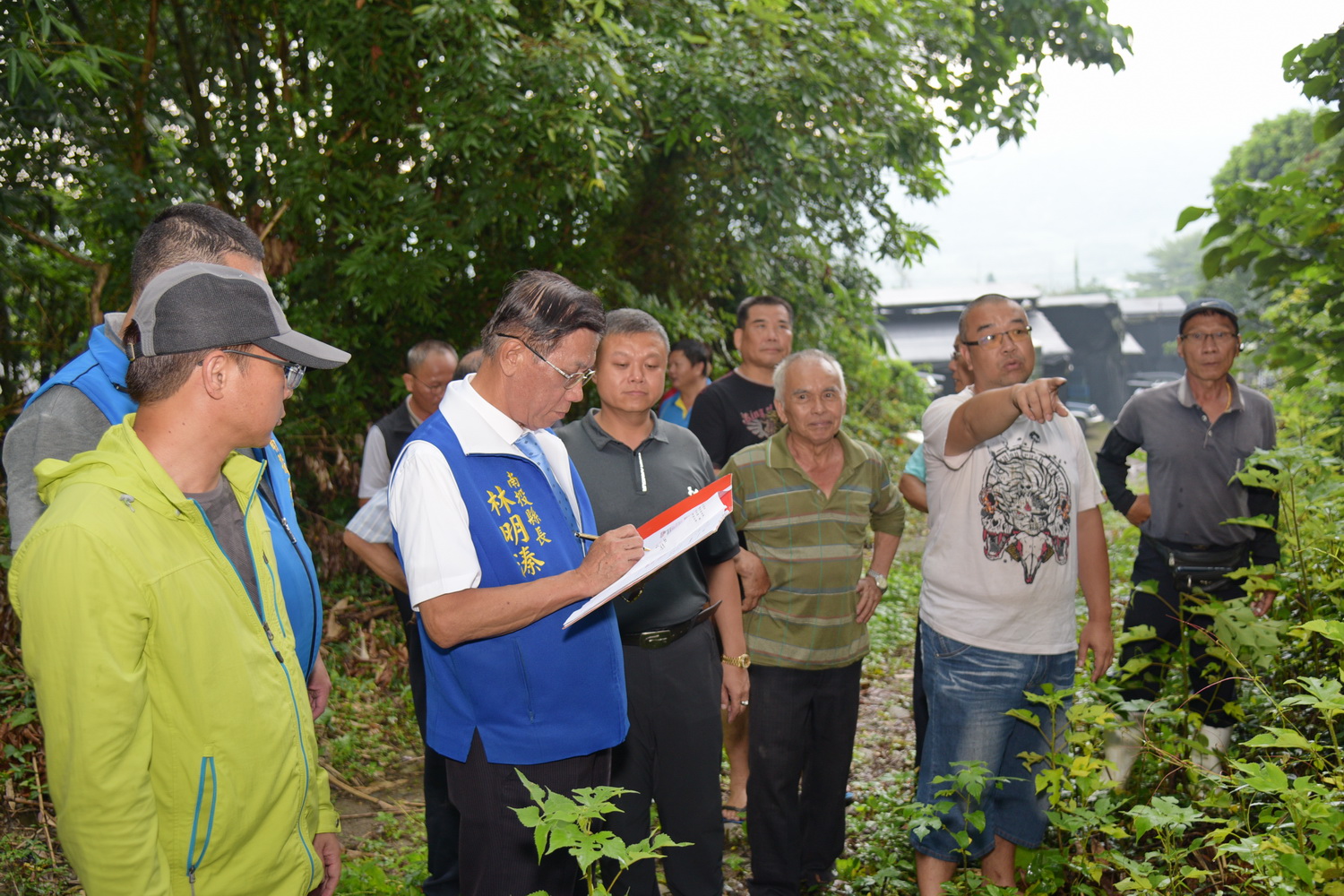 相關圖片1-竹山野溪護岸崩塌  林縣長會勘整治