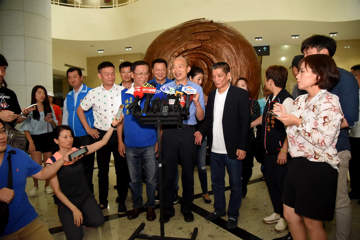 相關圖片2-韓國瑜南投宗教寺廟之旅 林縣長分享南投經驗