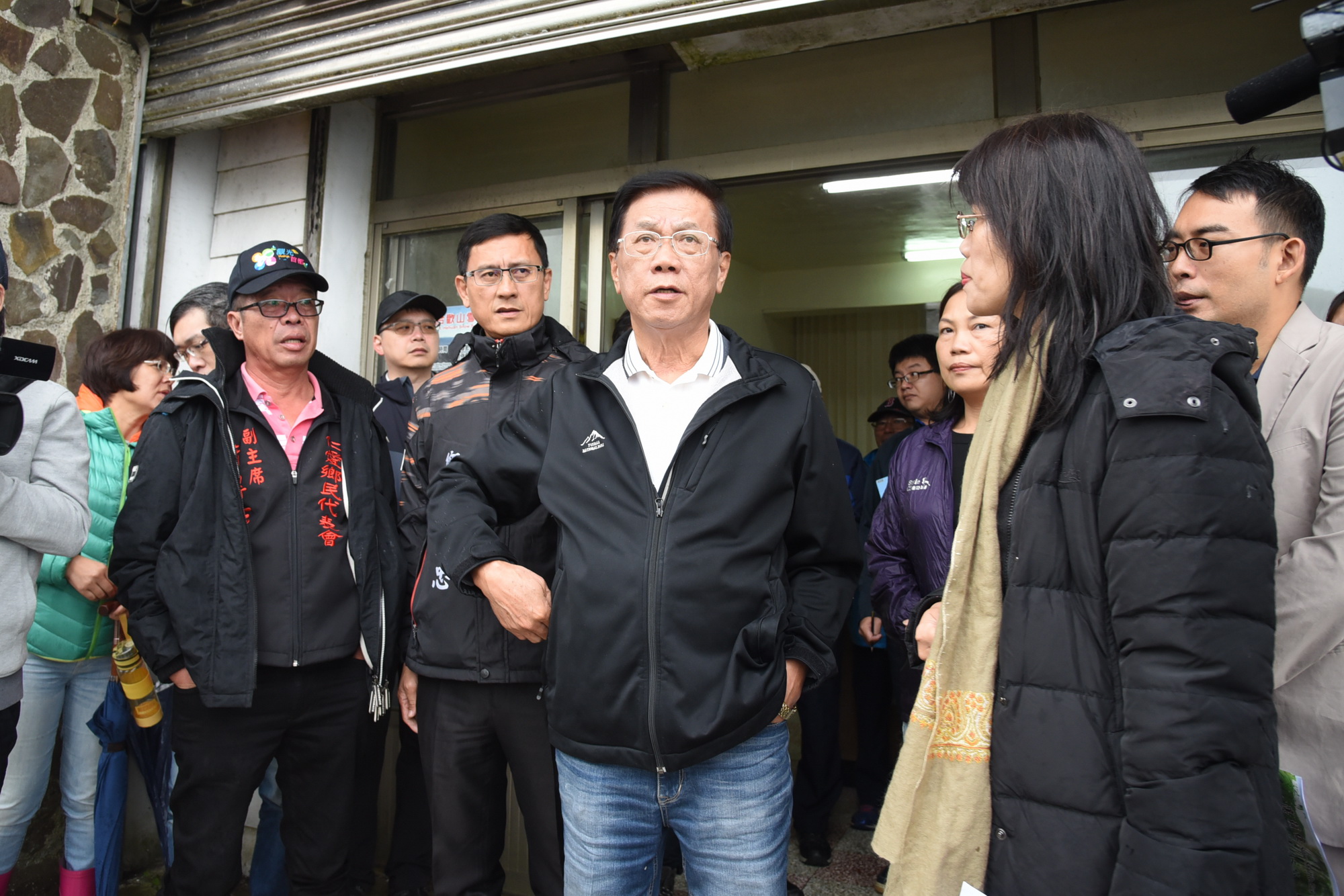 圖片-林縣長會勘合歡山鳶峰昆陽暗空公園觀星環境