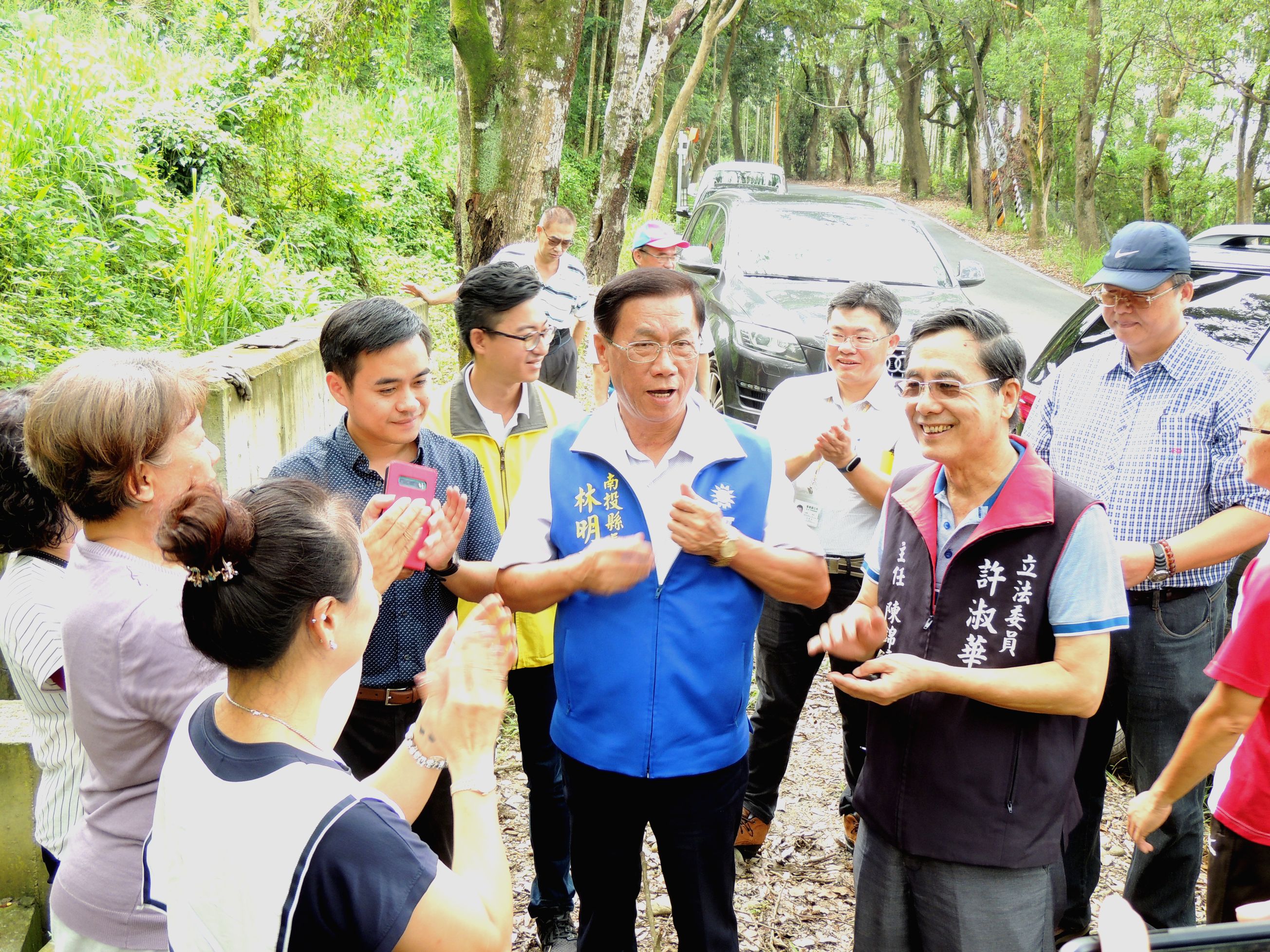 相關圖片3-集集公園橋護岸淘空危及民宅 縣長會勘敲定延長加固