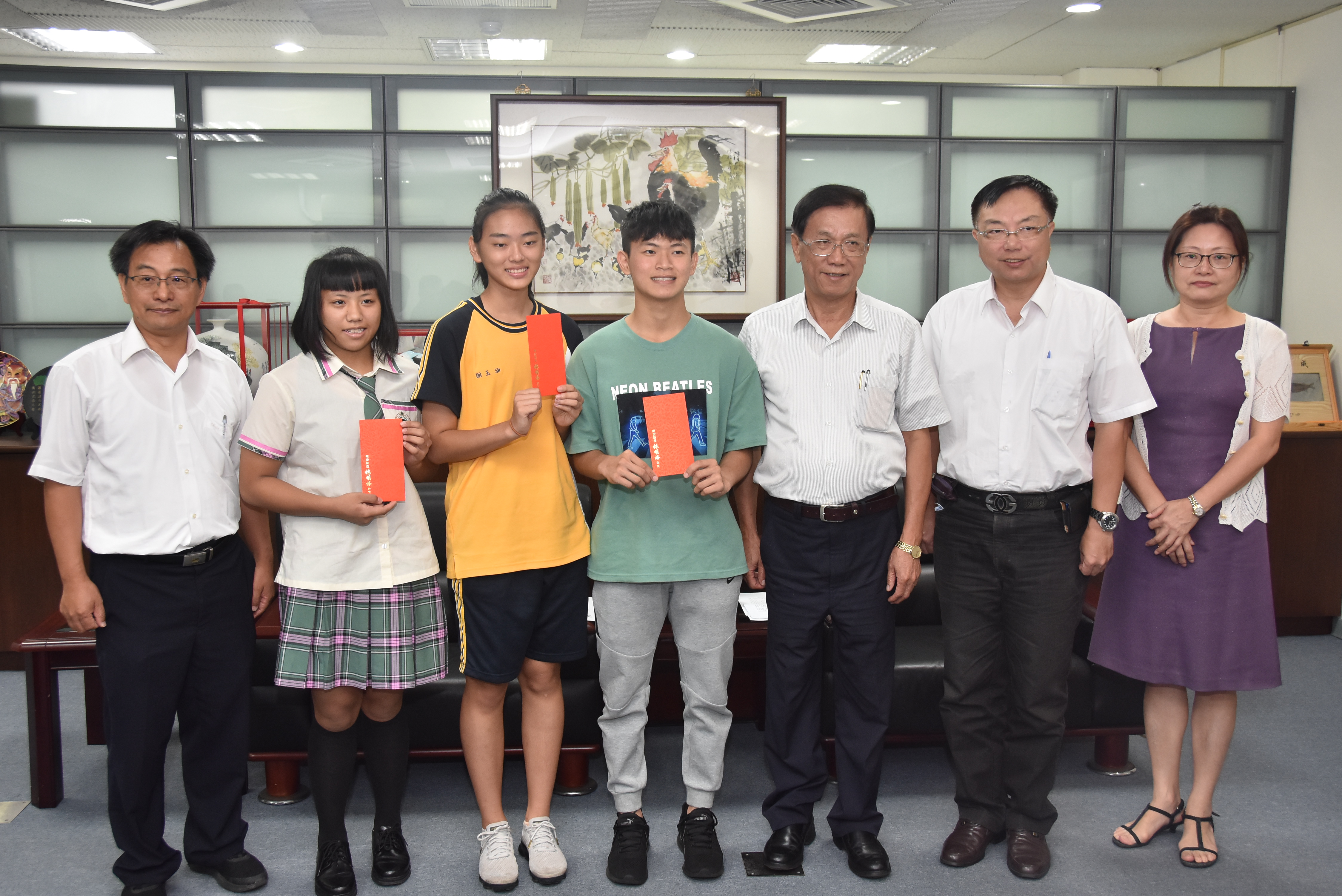 圖片-林縣長接見表揚3位總統教育獎得獎人