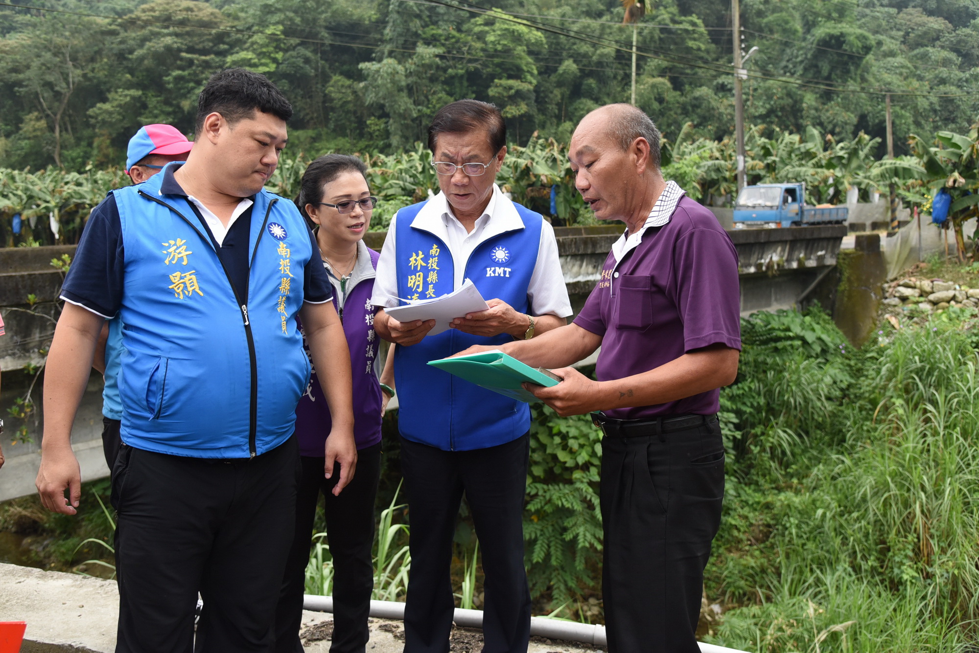 相關圖片4-林縣長會勘竹山多處農路排水改善工程