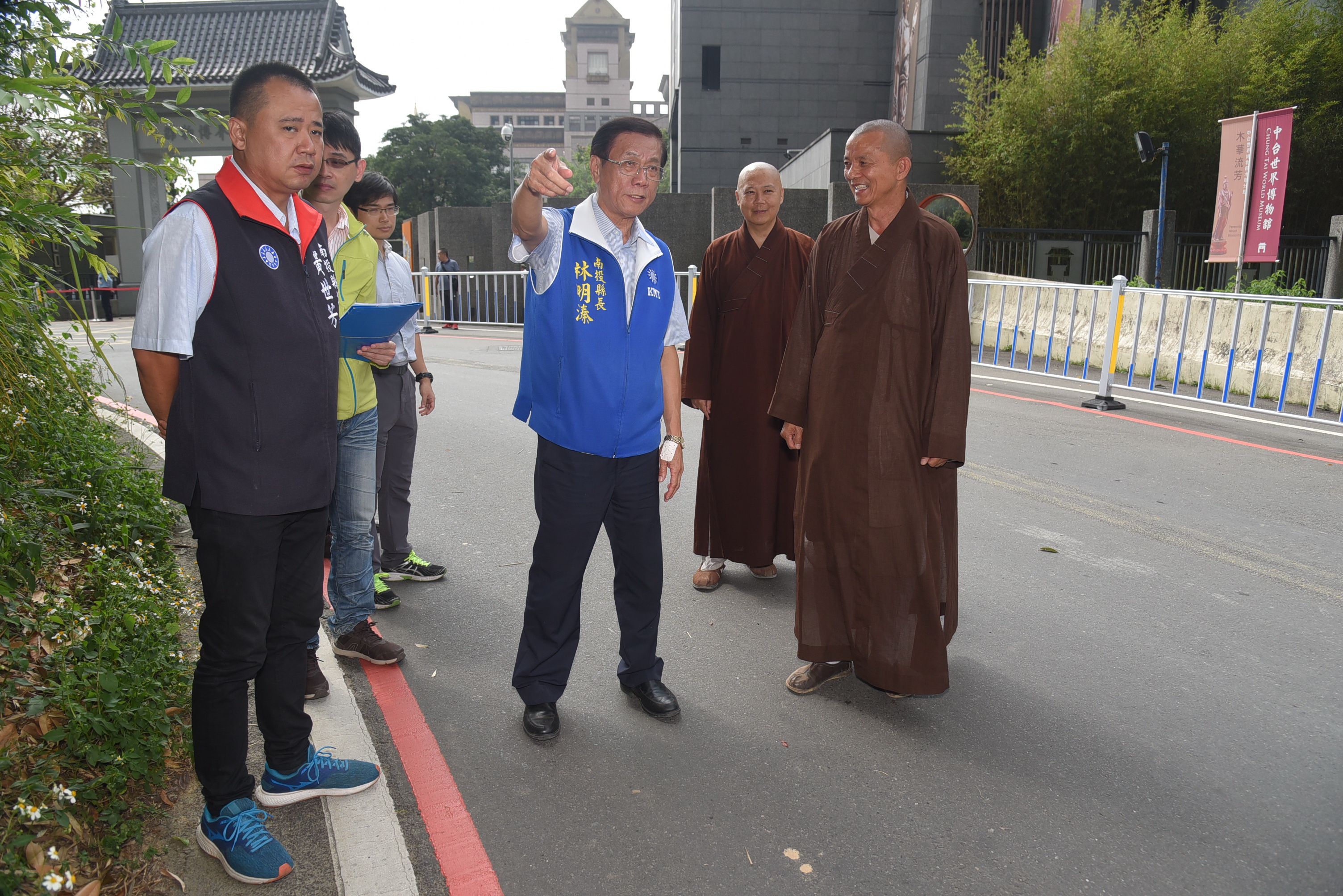 圖片-中台禪寺世界博物館前道路彎窄 林縣長指示拓寬改善